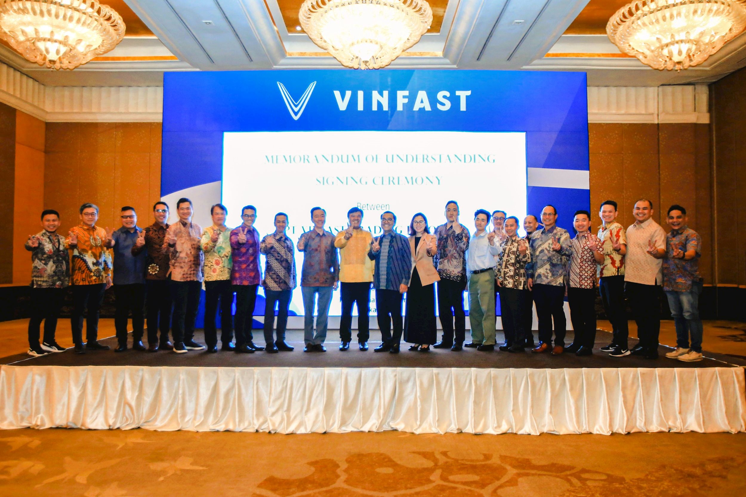 vinfast-ky-ket-mou-voi-ngan-hang-1.jpg