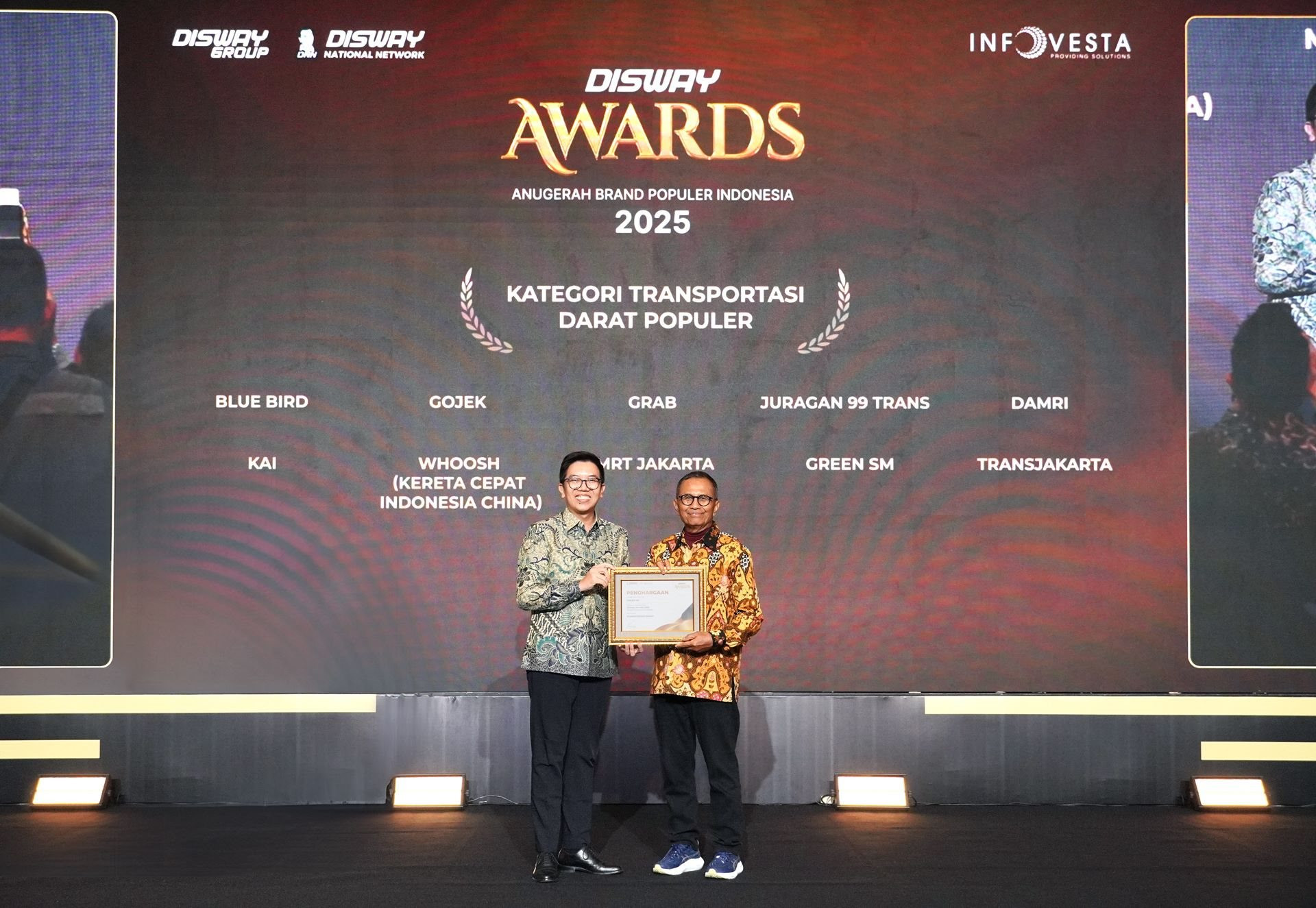 green-sm-duoc-vinh-danh-tai-disway-awards-1.jpg