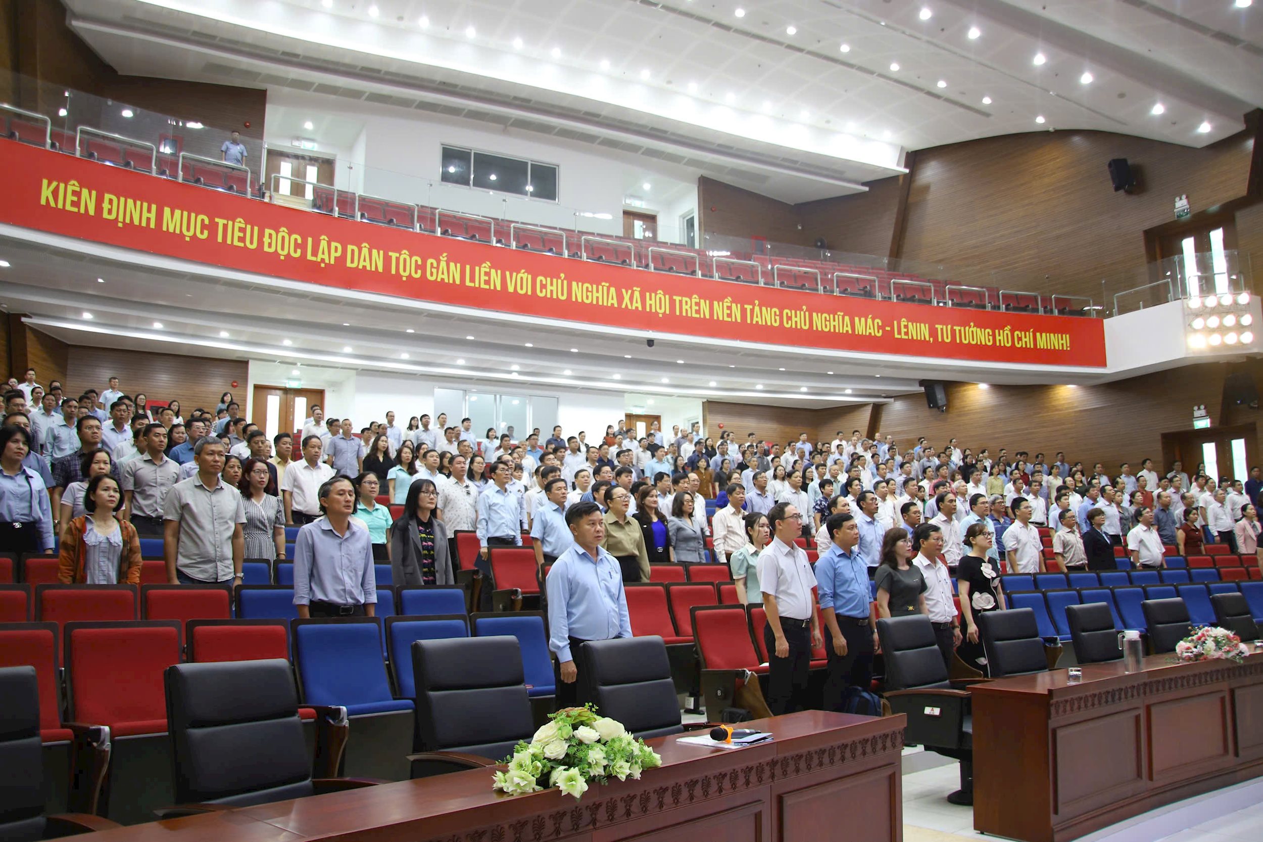 khai-giang-3.jpg
