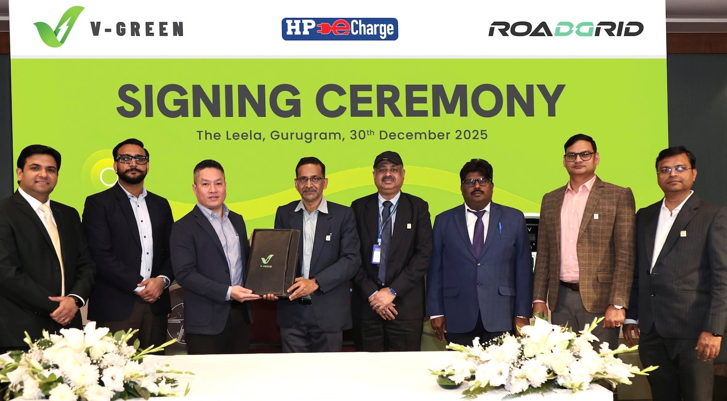 vgreen-va-hpcl-ky-ket-hop-tac-chien-luoc-nham-phat-trien-ha-tang-sac-xe-dien-tai-cac-cua-hang-xang-dau-ban-le-2.png