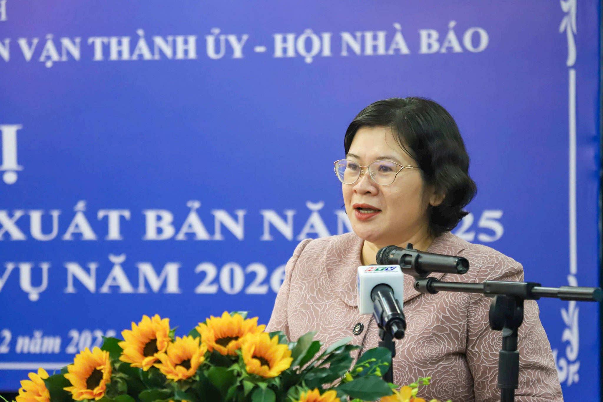 ba-van-thi-bach-tuyet.jpg