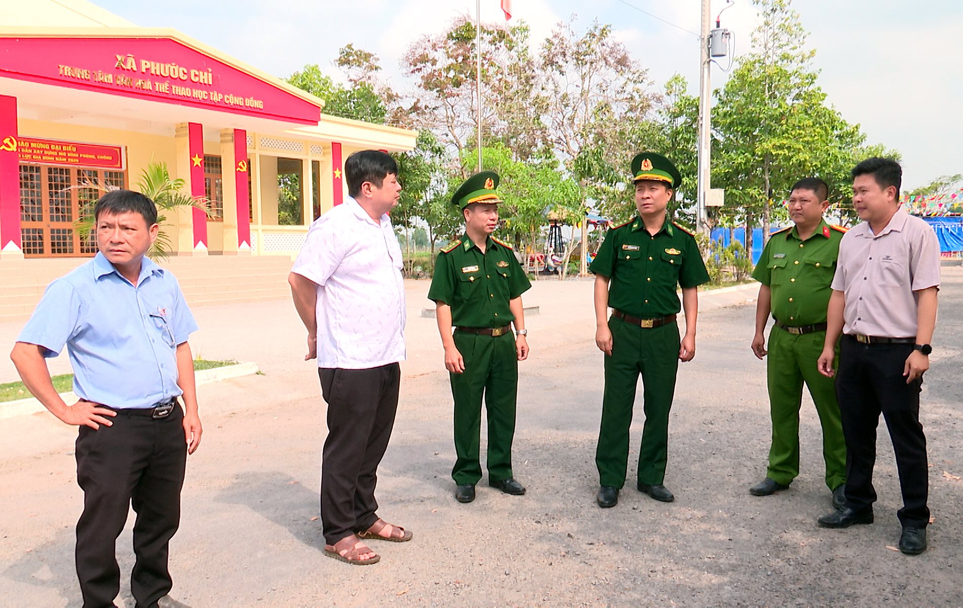 a4-doan-cong-tac-khao-sat-tai-thuc-dia_1.jpg