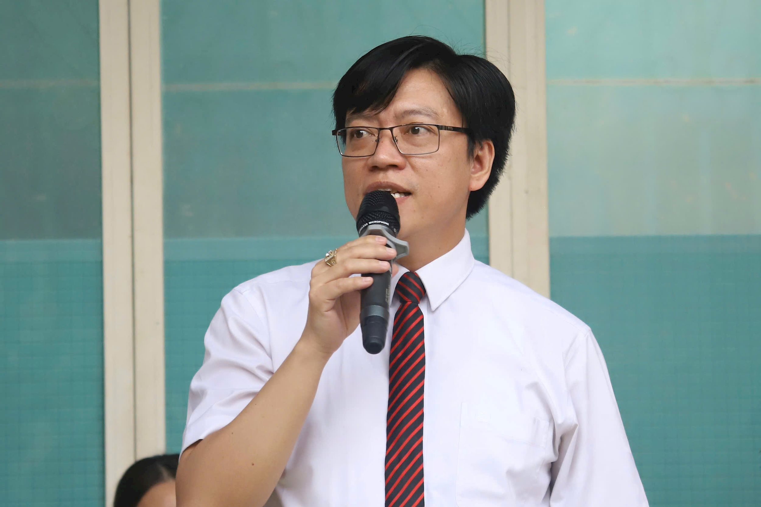 truong-hong-ha.jpg