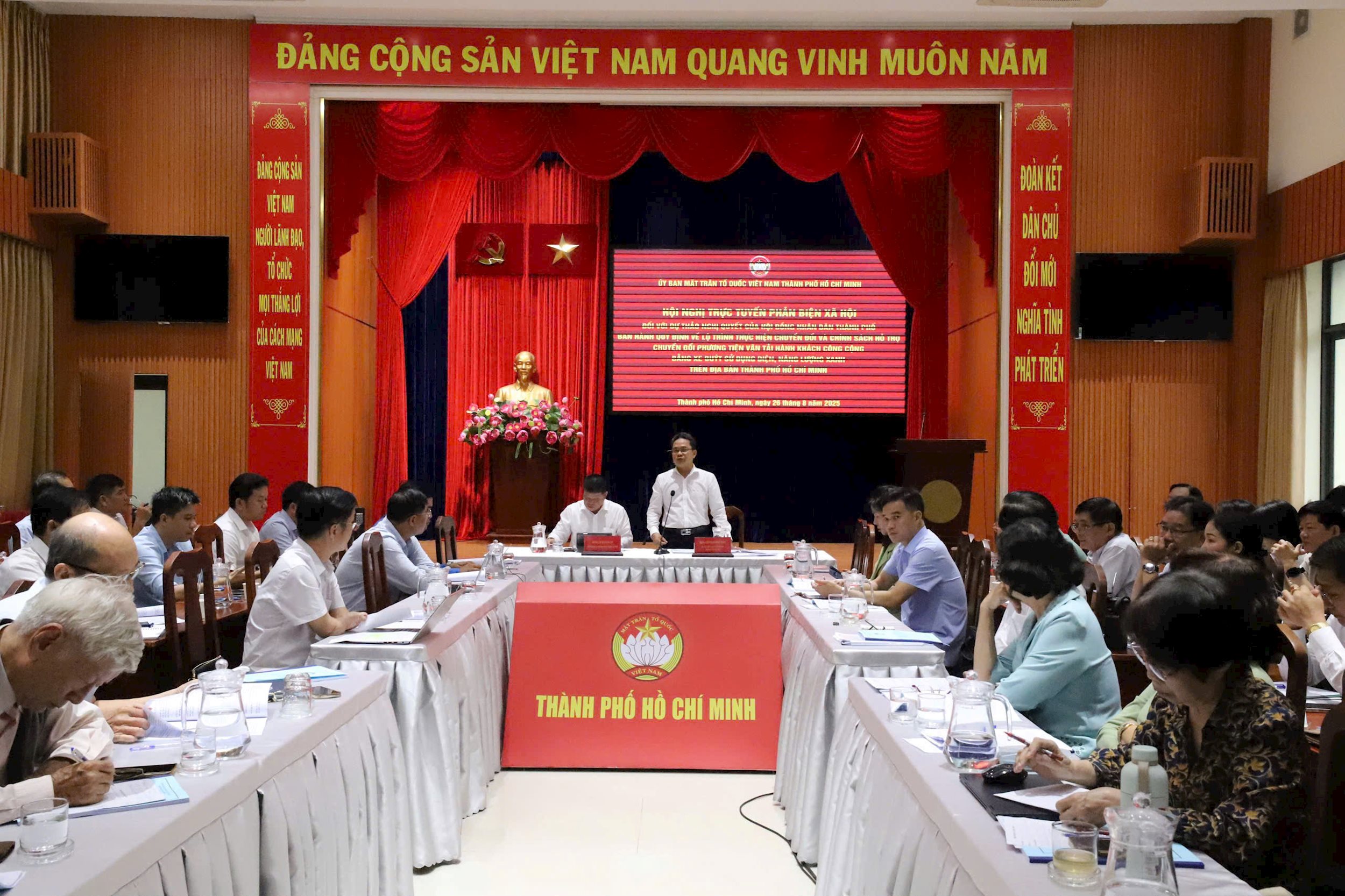 hoi-thi-truc-tuyen-phan-bien-xa-hoi.jpg