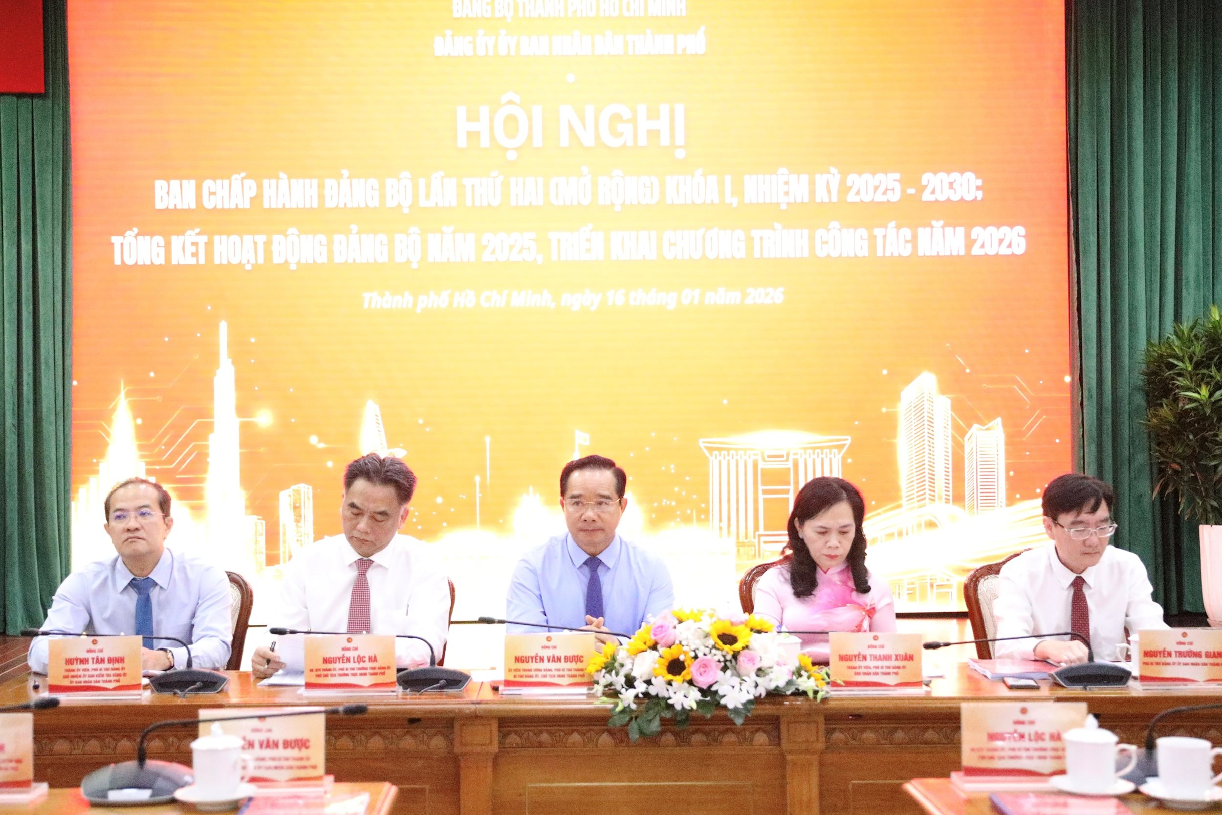 hoi-nghi.jpg