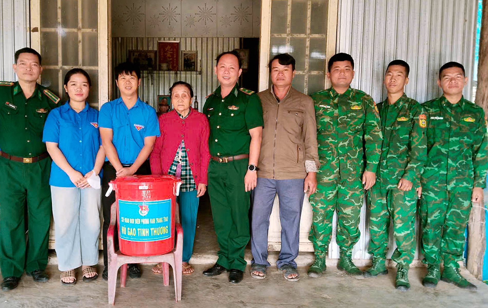 a4_thuc-hien-mo-hinh-hu-gao-tinh-thuong.jpg