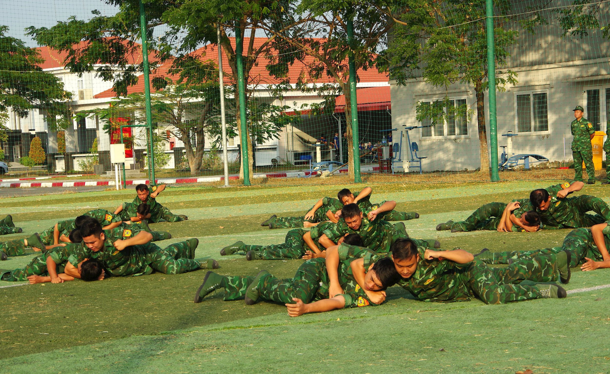 6.-cau-lac-bo-vo-thuat-ban-chi-huy-bdbp-tp-bieu-dien-phan-the-chien-thuat.jpg