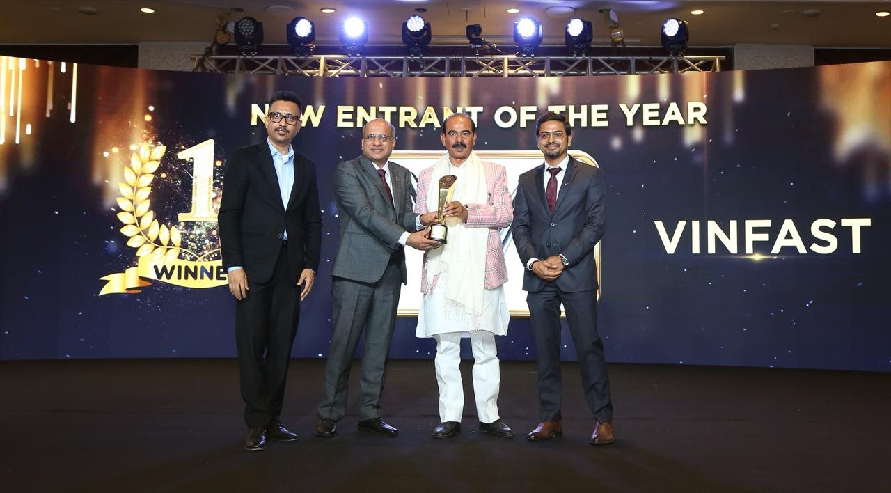 vinfast-tv9-auto9-award-1.jpg