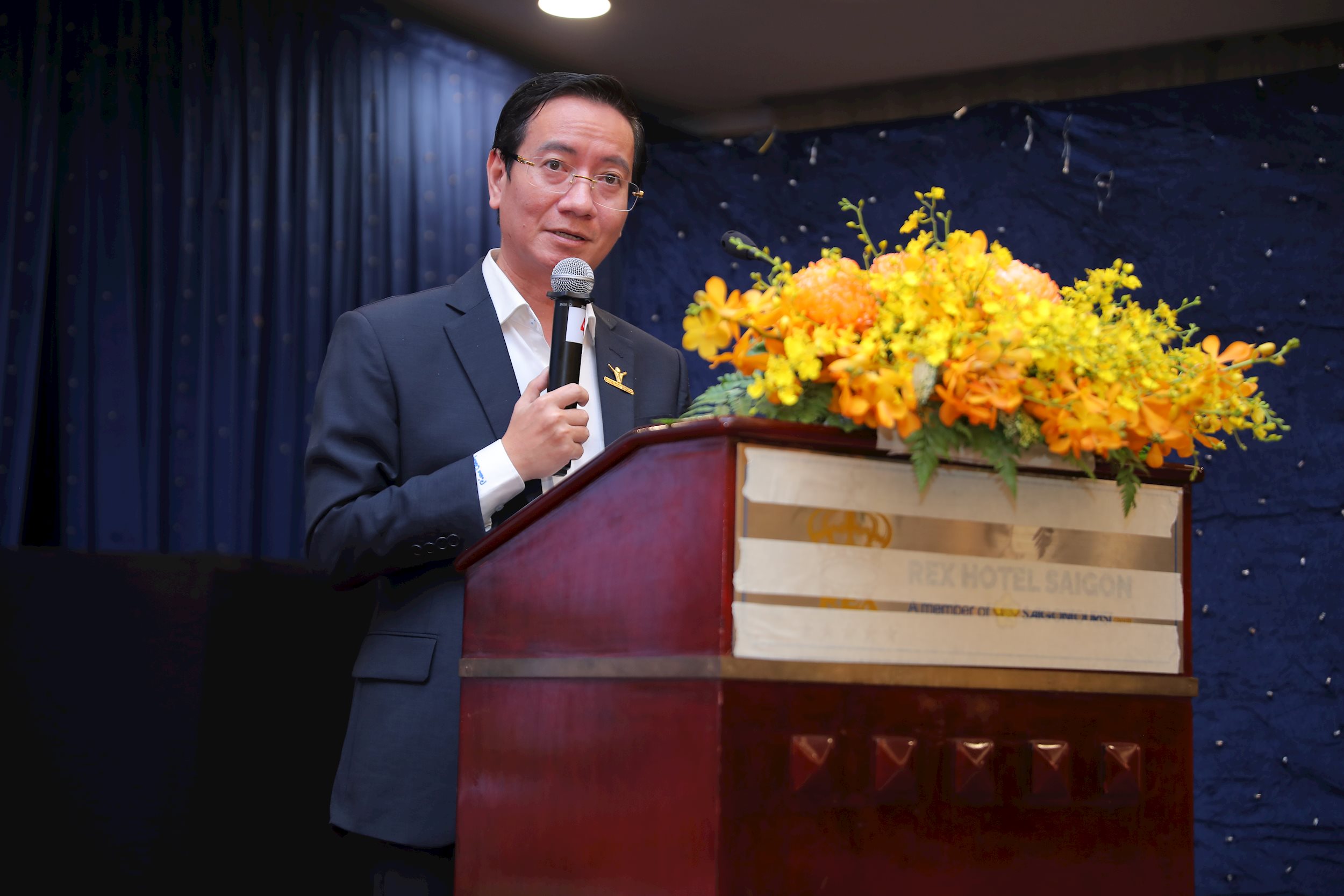 ong-tung-.jpg