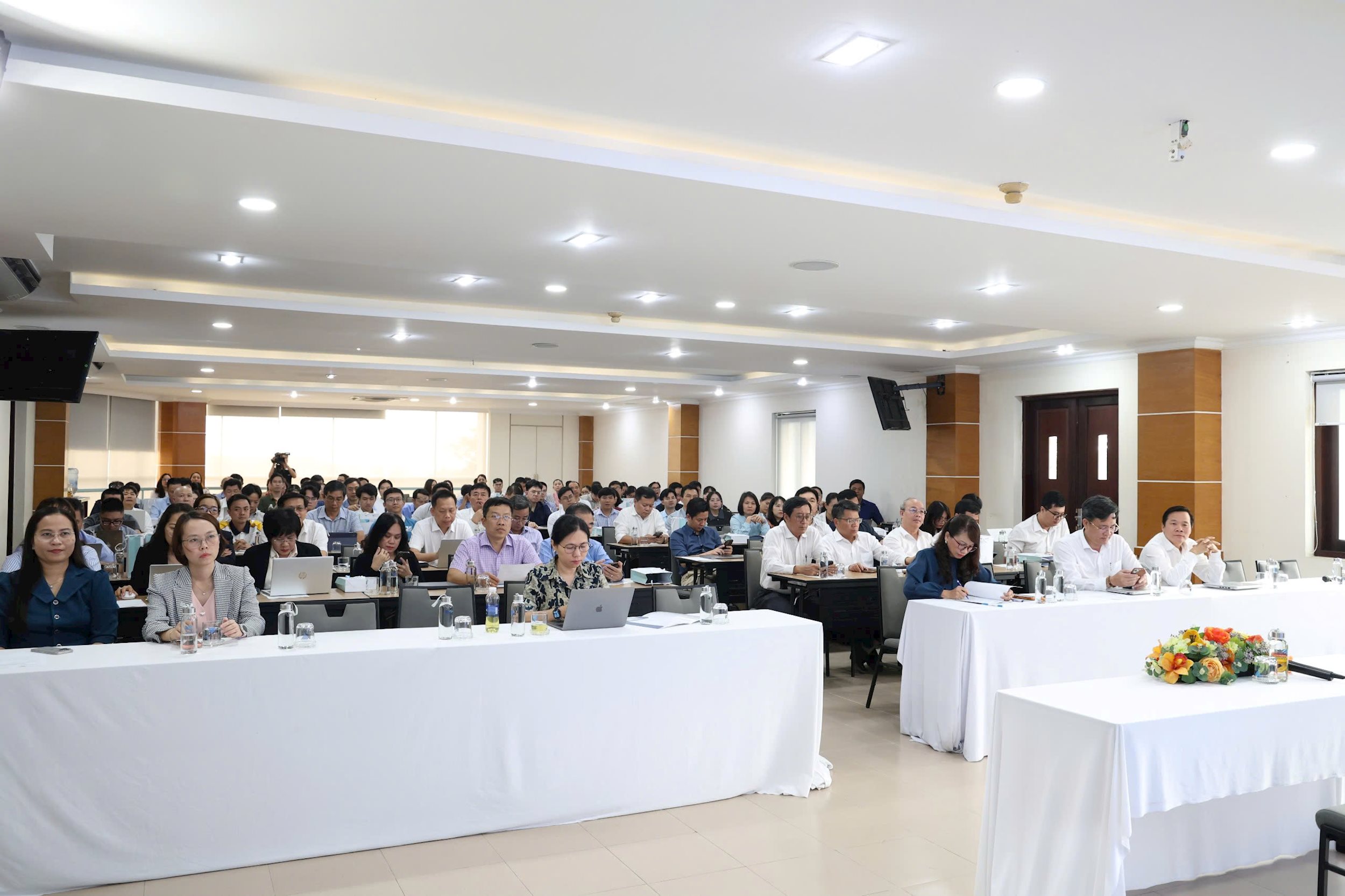 quang-canh-2.jpg