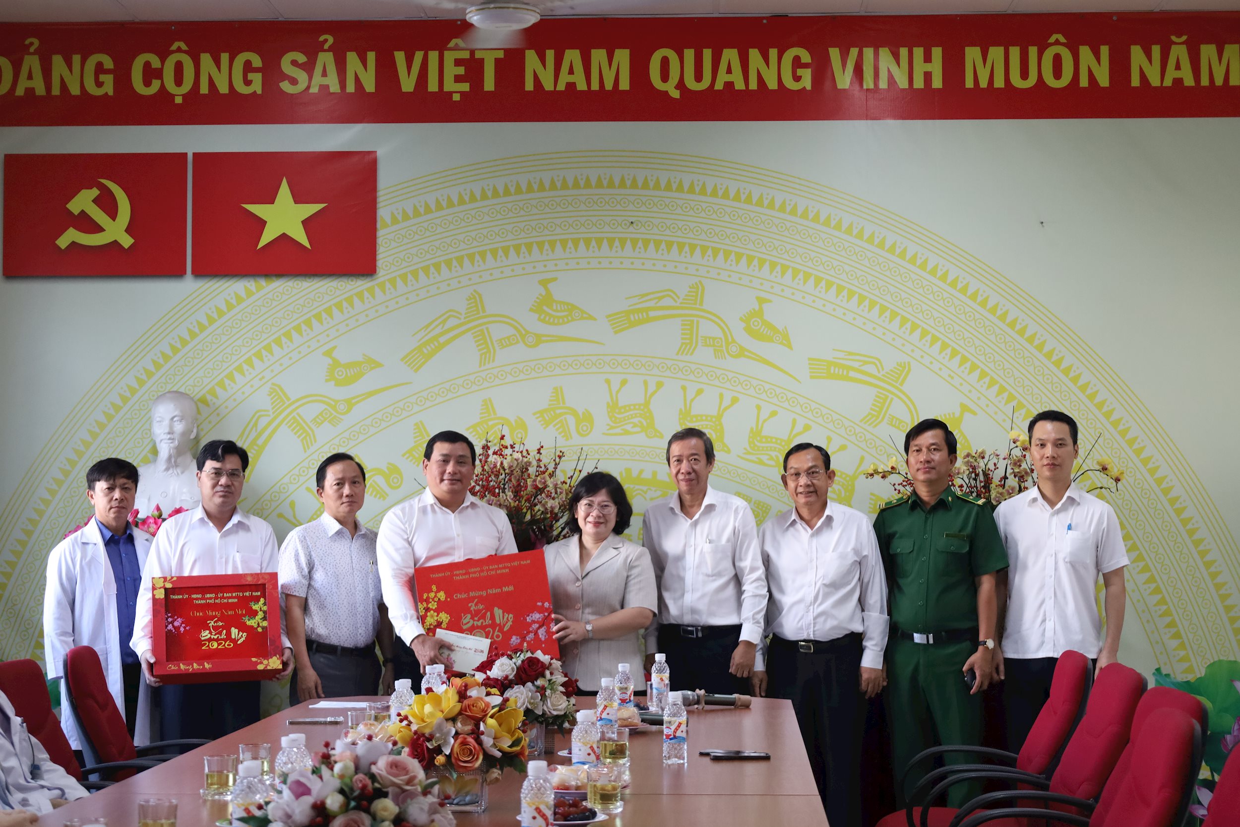 tham-chuc-tet-benh-vien-da-khoa-go-vap-phuong-thong-tay-hoi.jpg