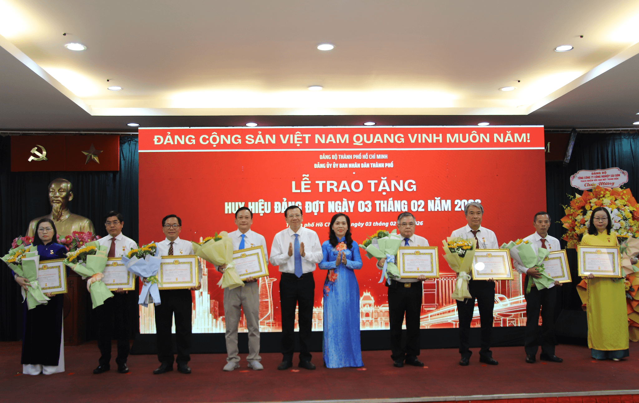 trao-huy-hieu-dang3.png