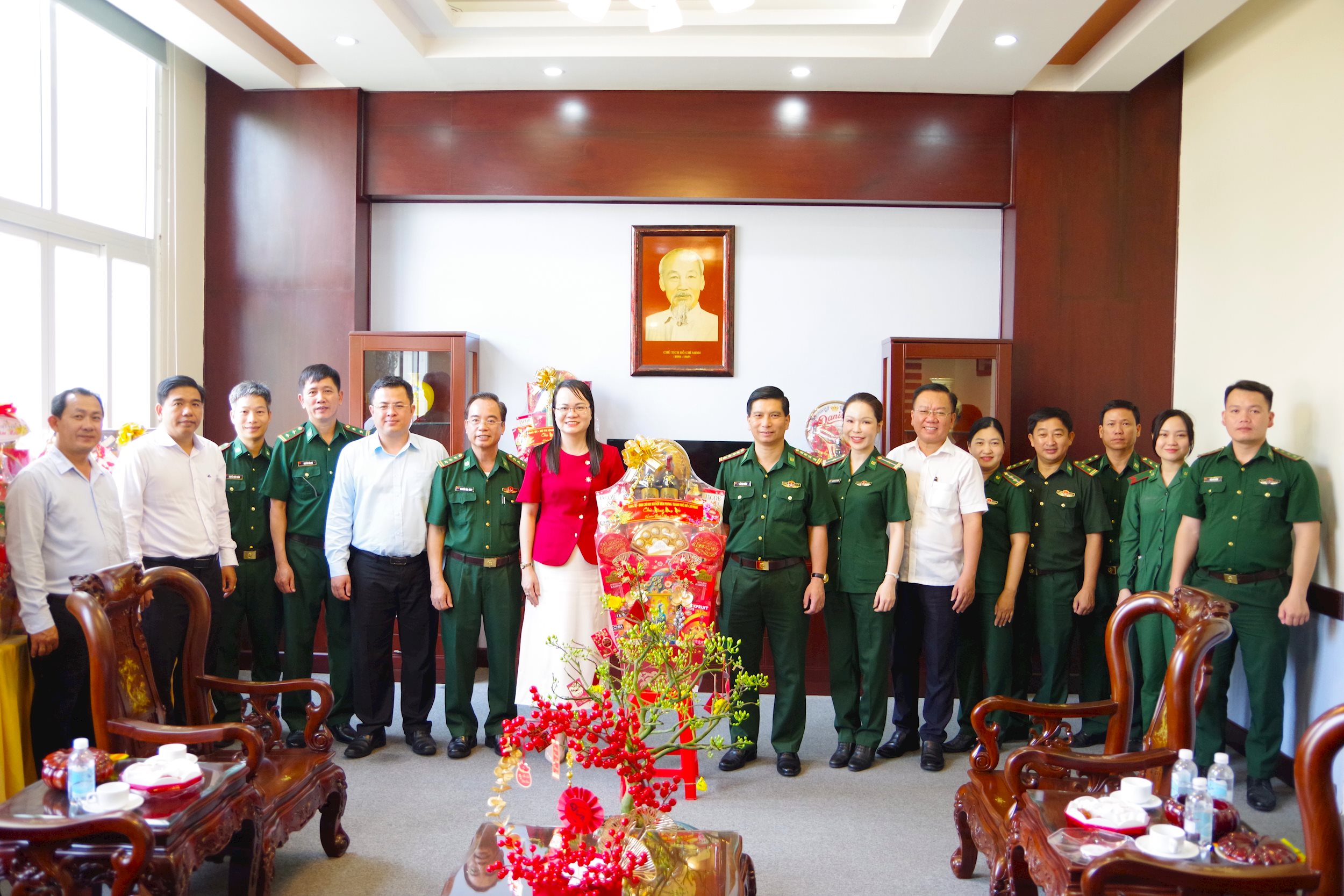 anh-4-chuc-tet-ub-xa-nha-be.jpg