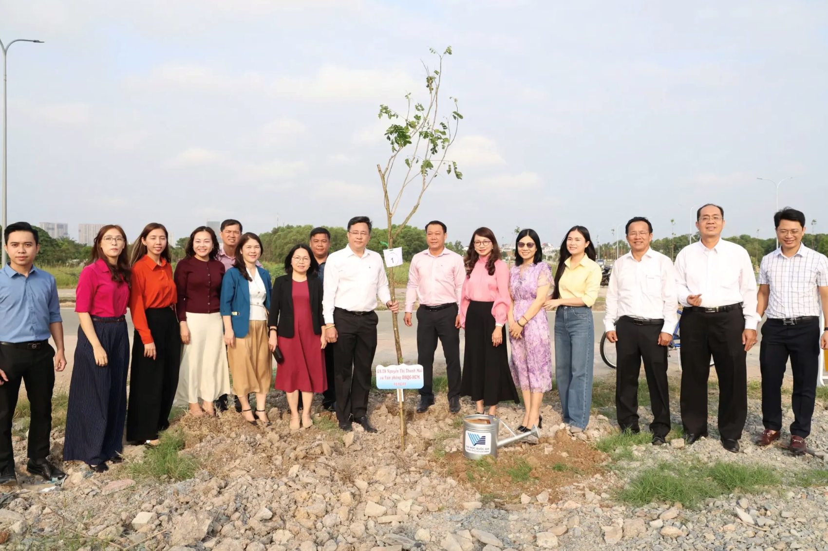 dai-hoc-quoc-gia-tphcm-trong-cay.png