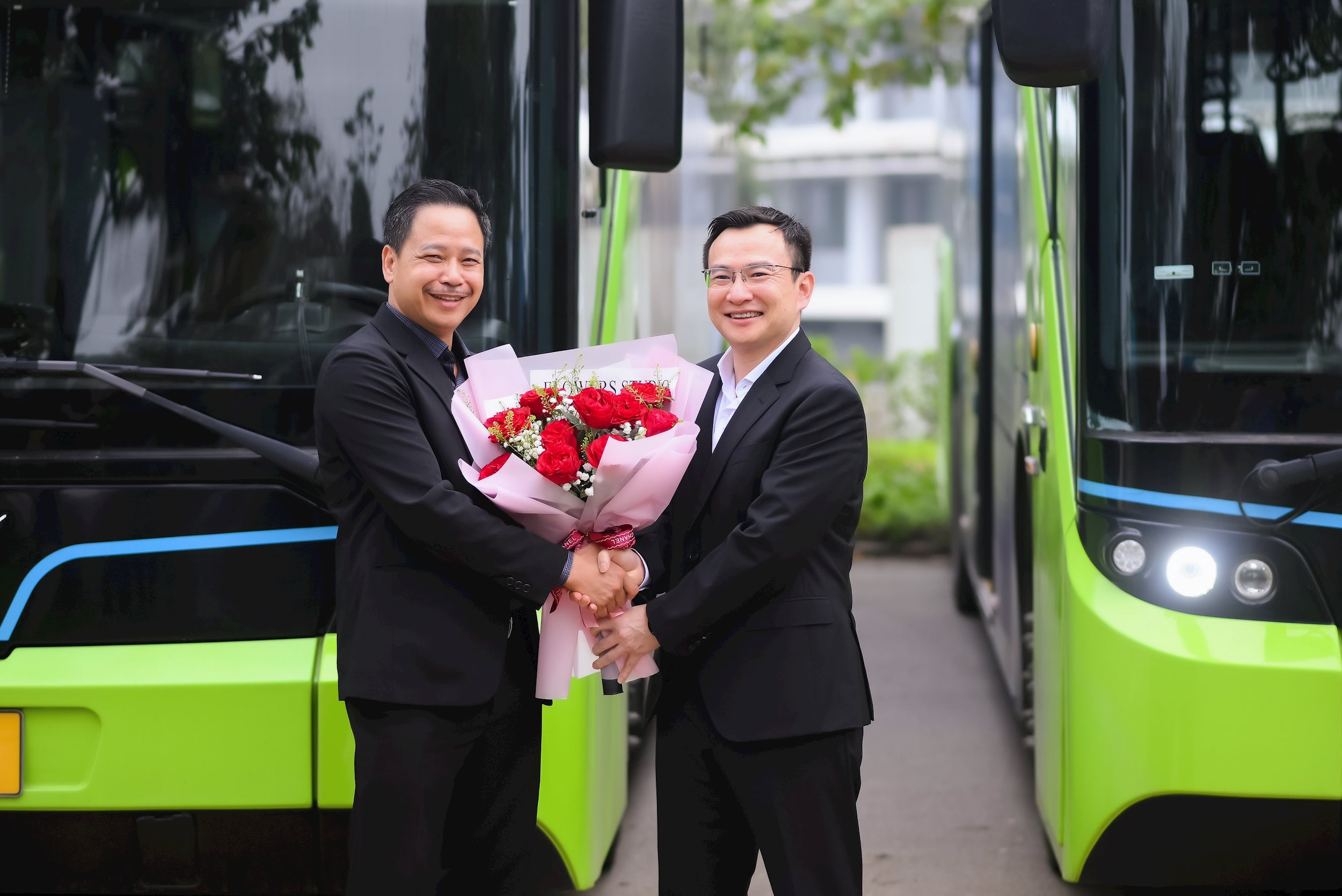 vinbus-khai-truong-02-tuyen-e06tc-e07tc-2.jpg