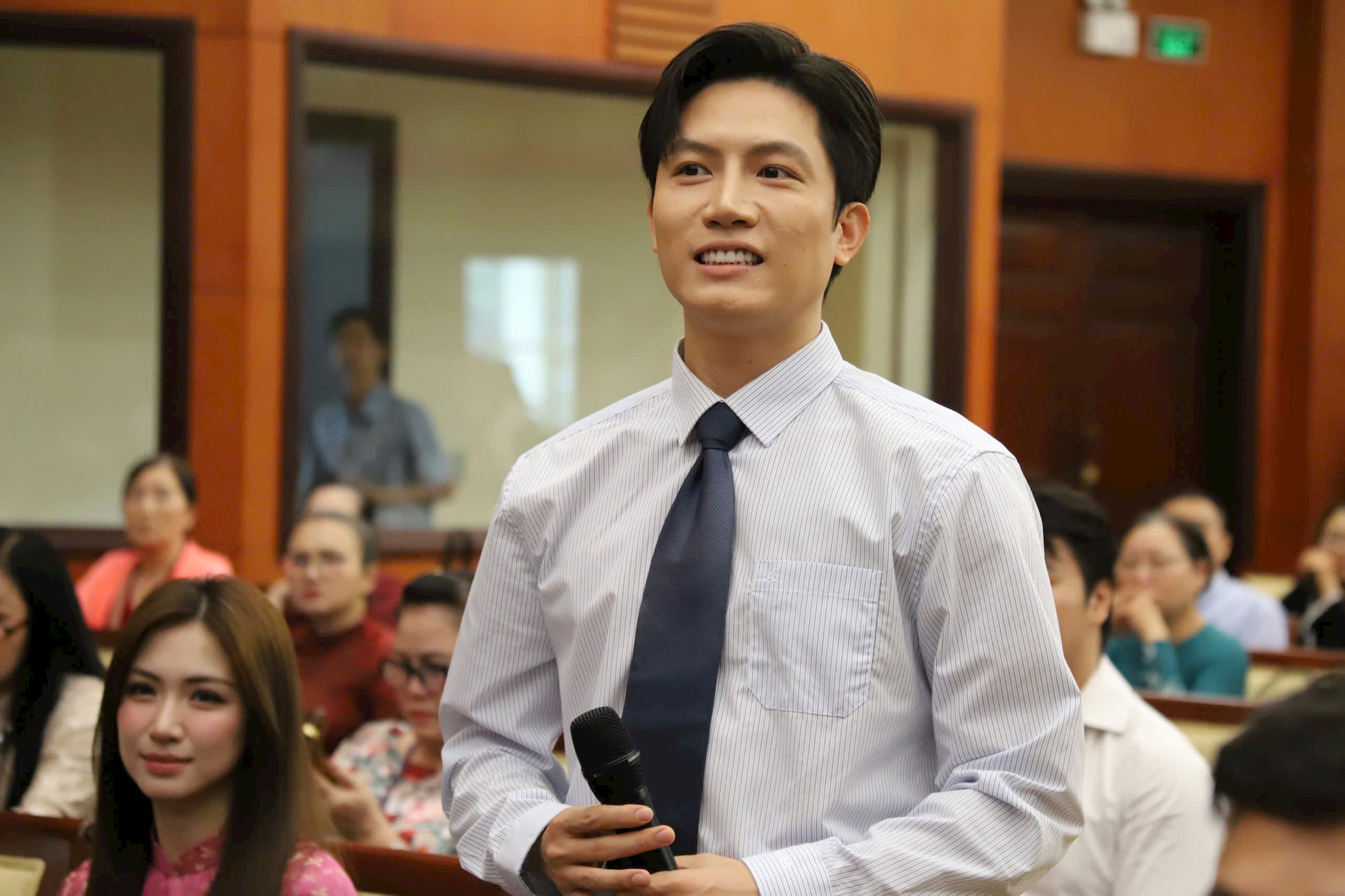 ca-si-anh-tu.jpg
