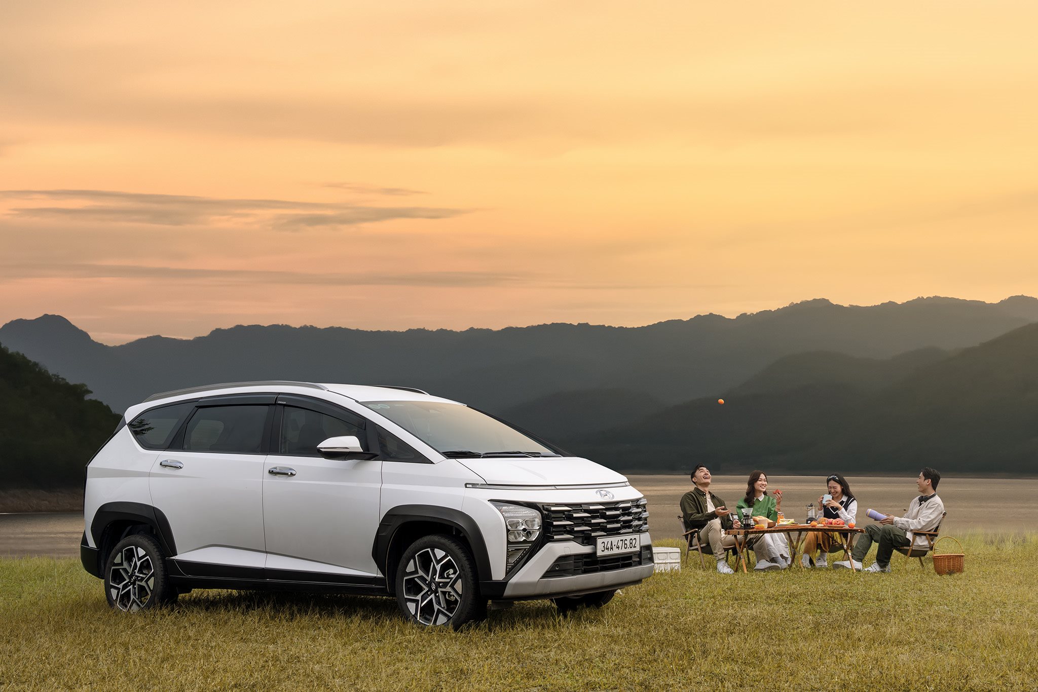 hyundai-stargazer.jpg