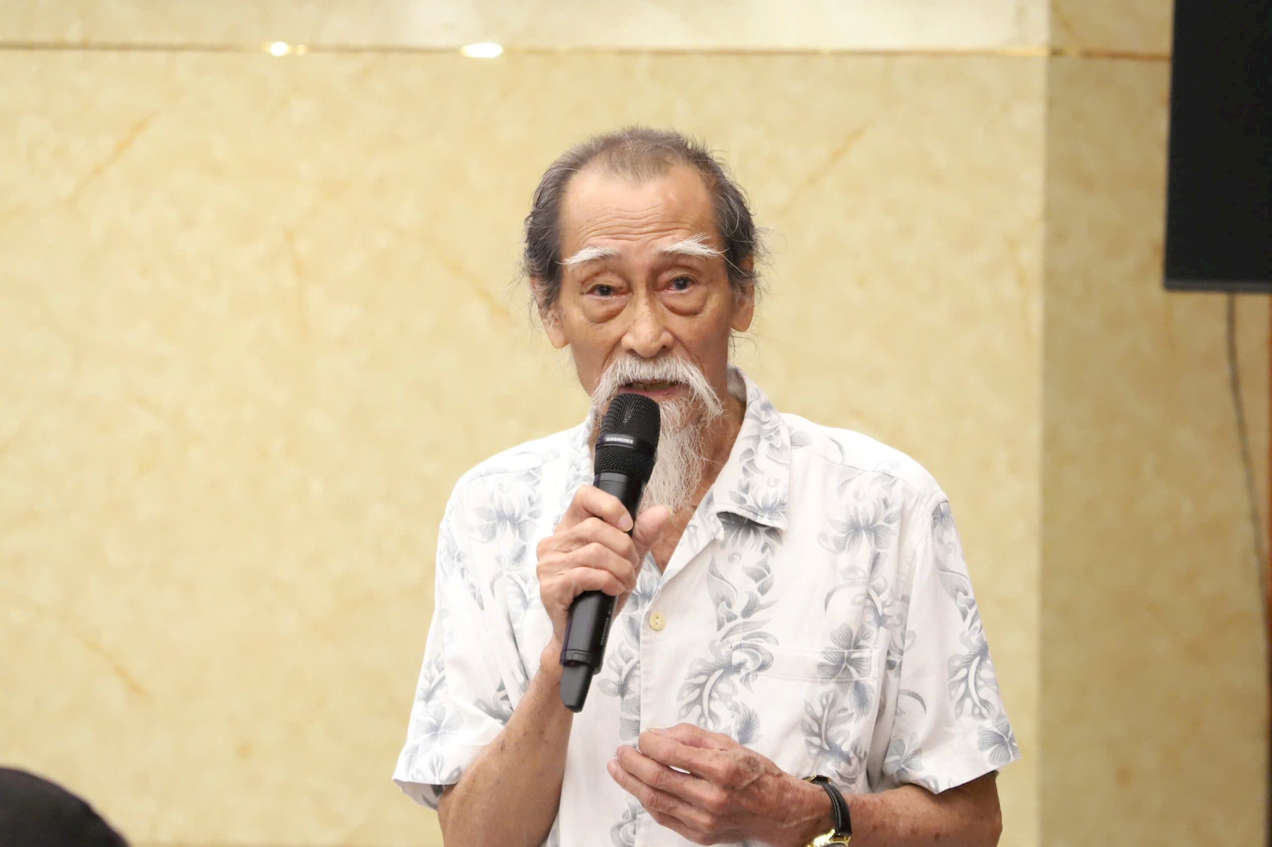 nghe-si-gop-y.jpg
