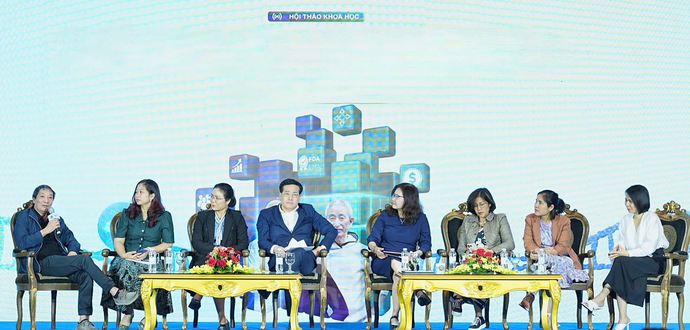 cac-chuyen-gia-trong-nuoc-thao-luan-tai-hoi-thao.jpg