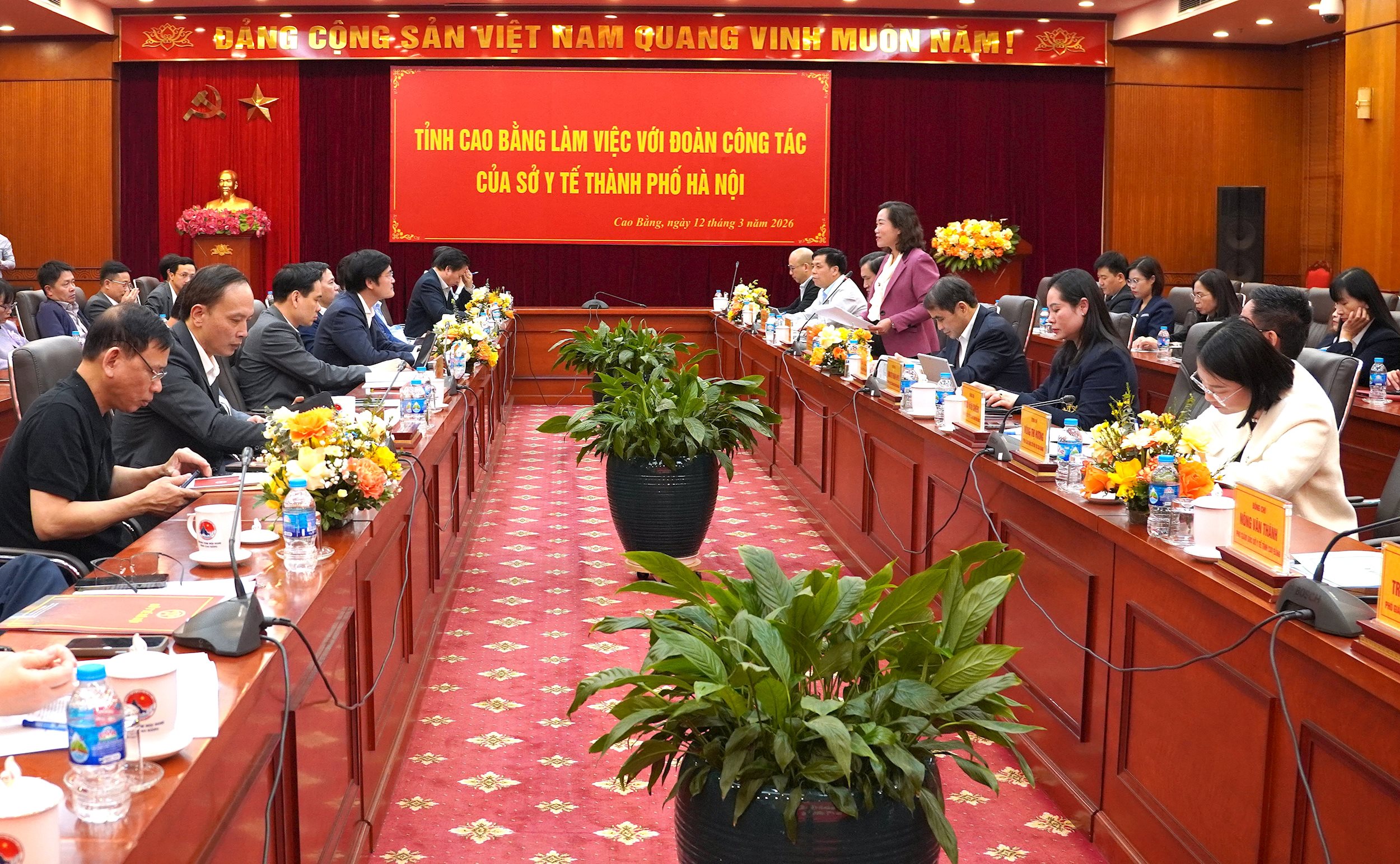toan-canh-tinh-lam-viec-voi-so-y-te-ha-noi.jpg