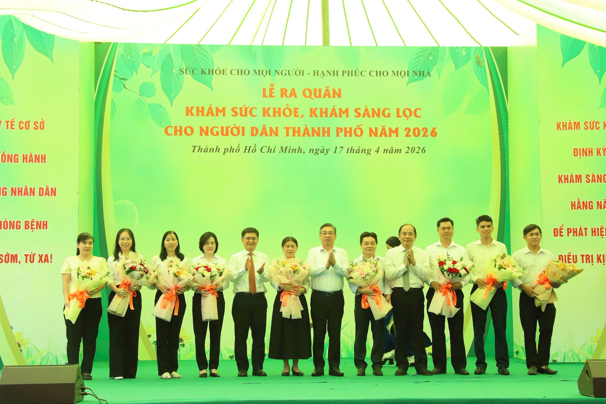 tang-hoa-cho-cac-tram-y-te.jpg