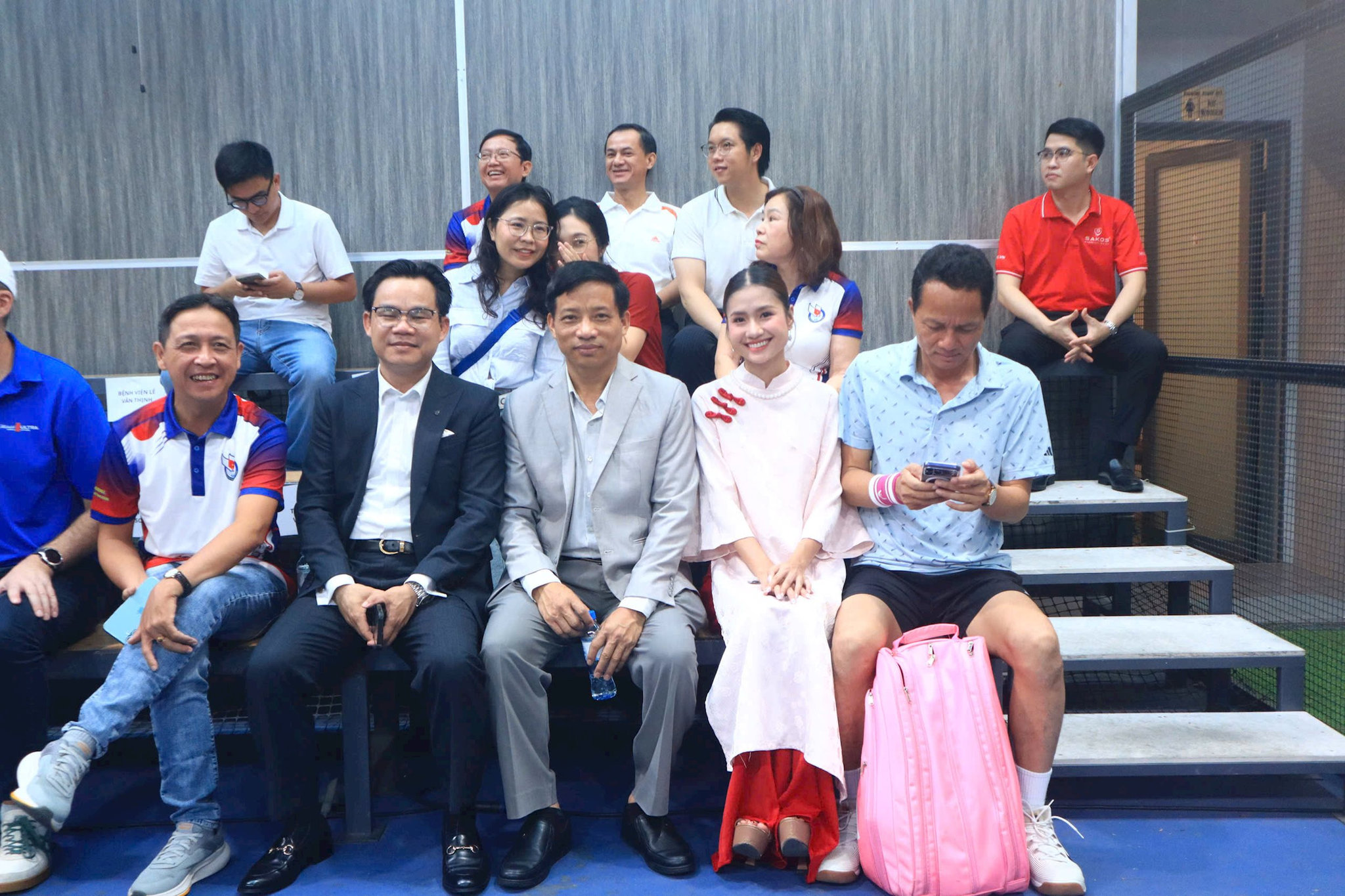 dai-bieu-2.jpg