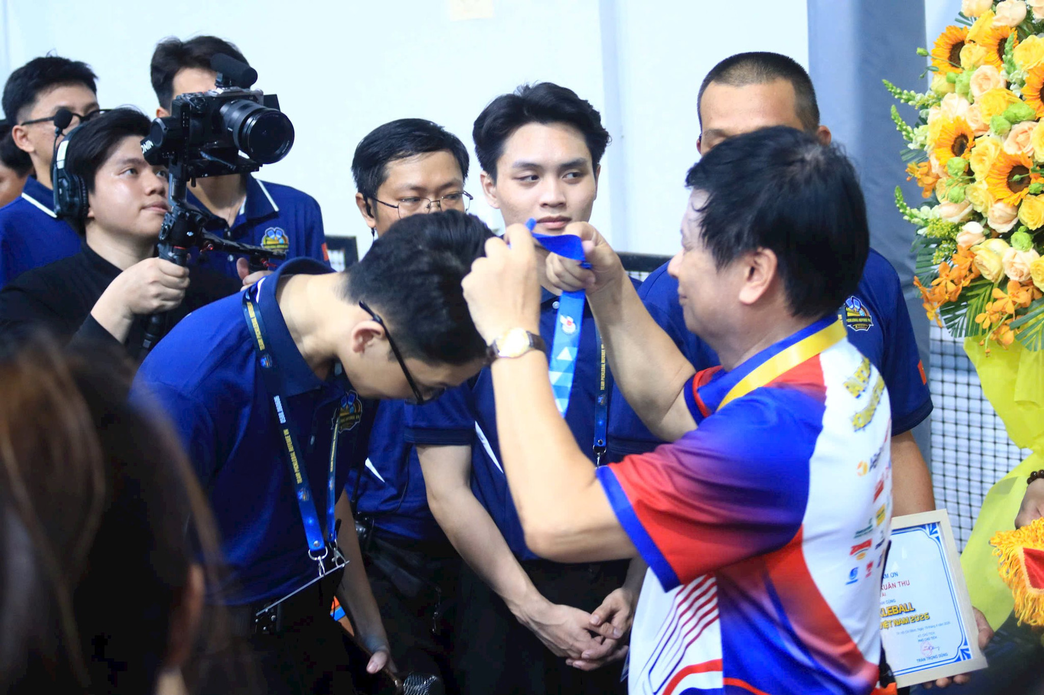 huy-chuong-ki-niem-1.jpg