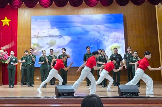 cang-tp.jpg