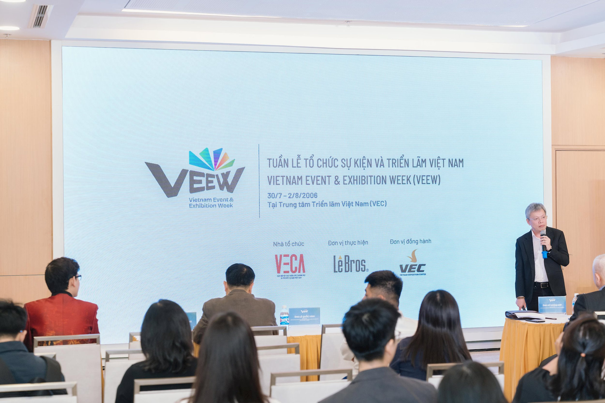 tuan-le-to-chuc-su-kien-va-trien-lam-viet-nam-2026.jpg