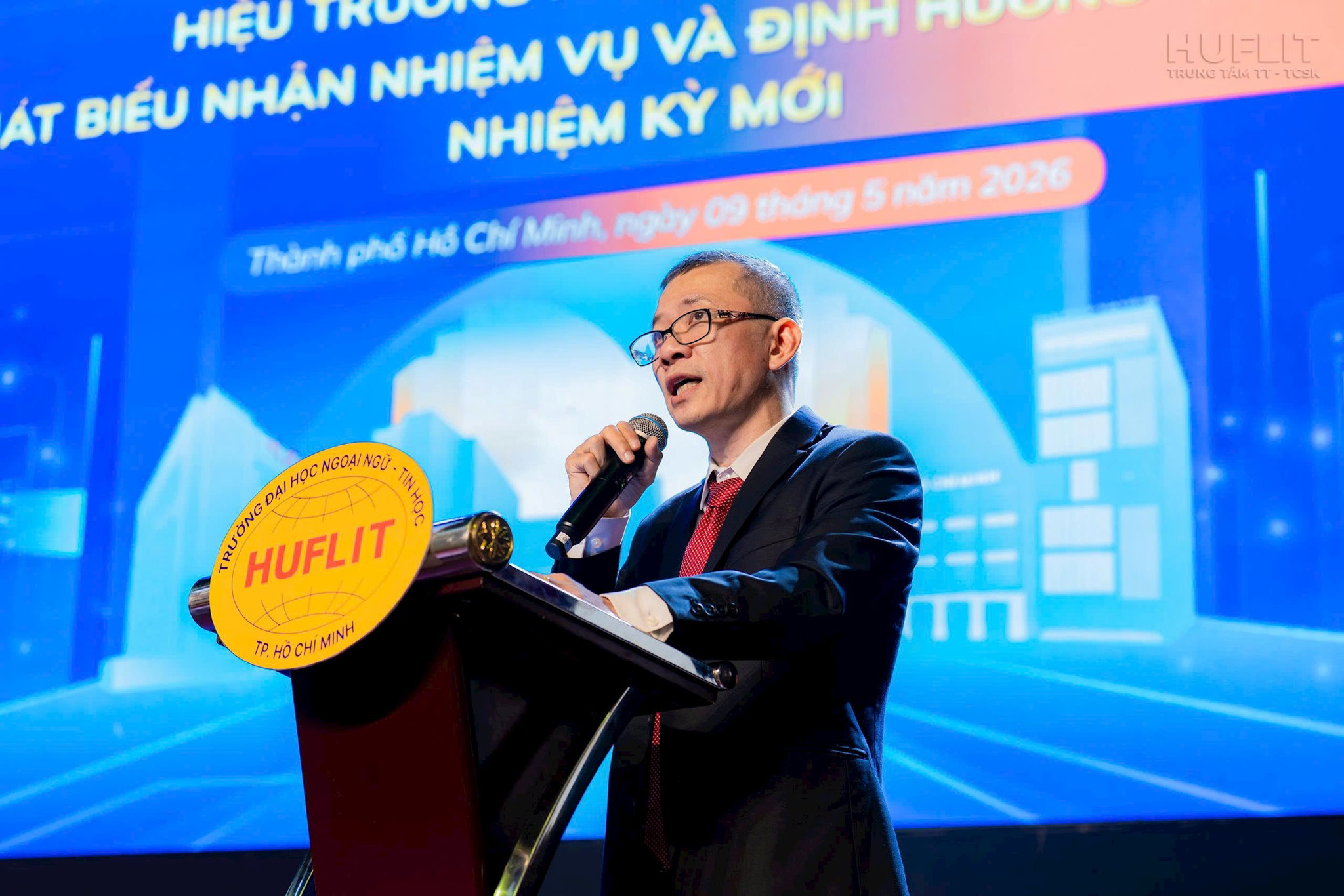 huflit-tan-ht-2.jpg