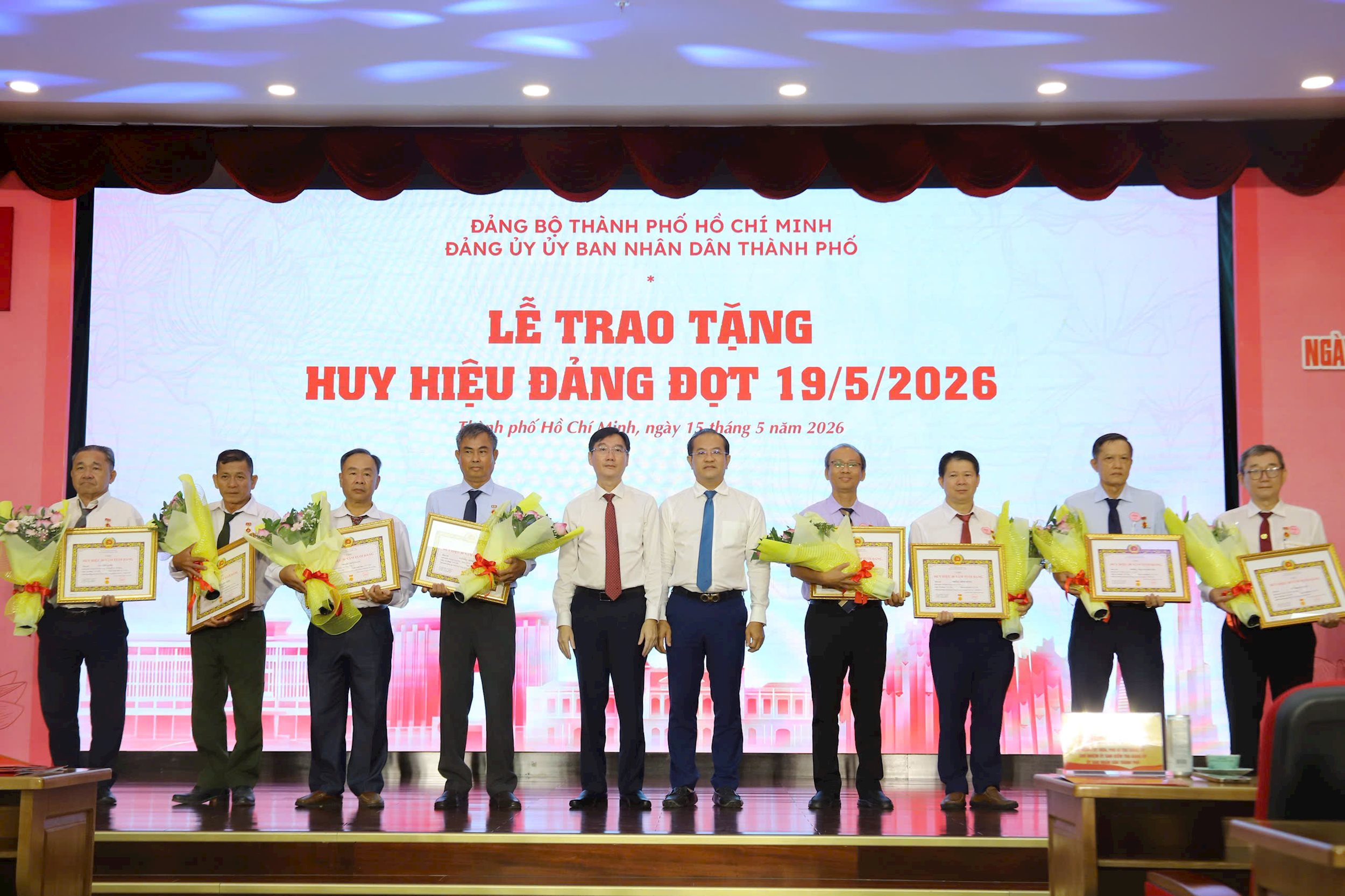 15-5-huy-hieu-dang.jpg