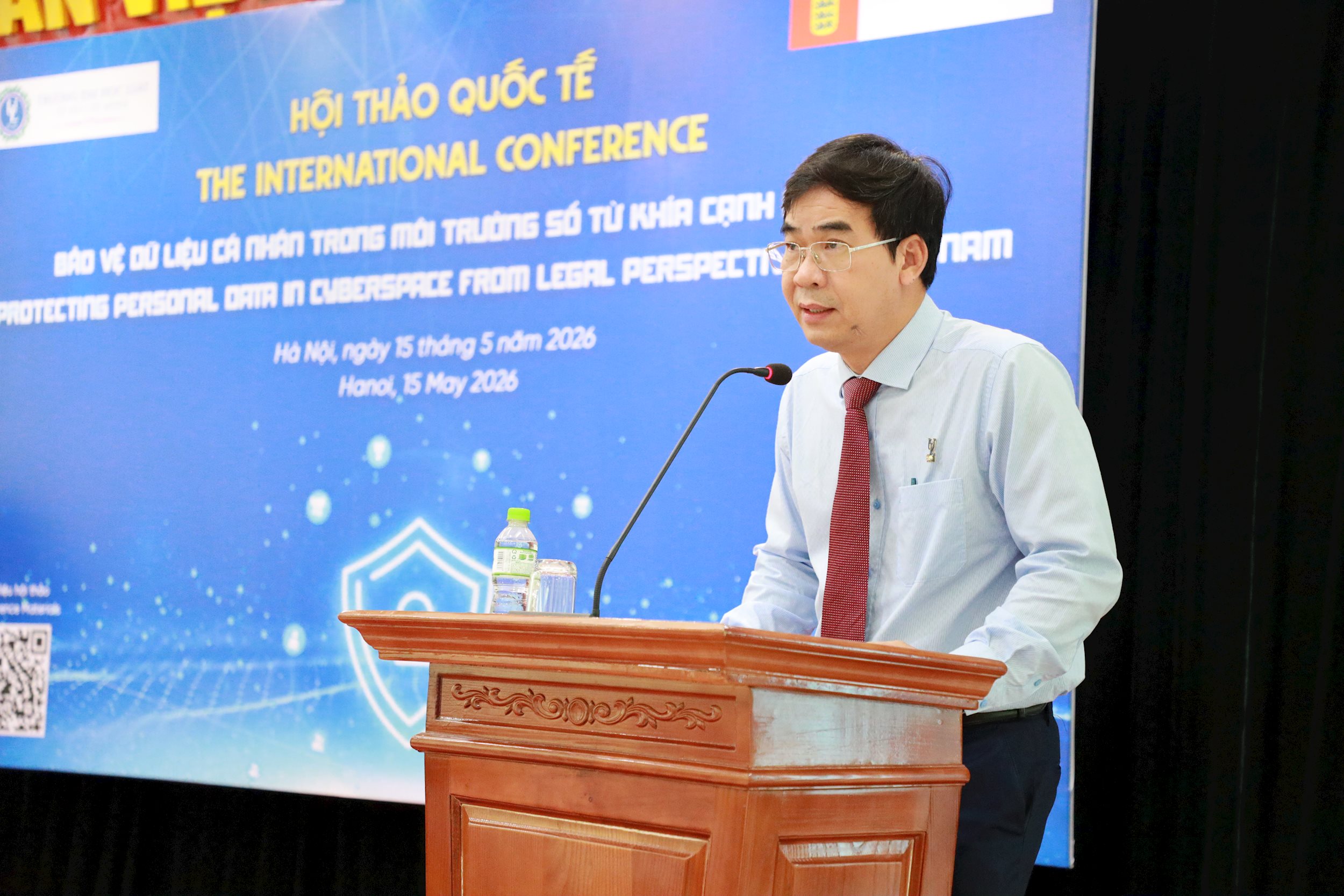hinh-1-ts-le-truong-son-hieu-truong-truong-dai-hoc-luat-tp.hcm-phat-bieu.jpg