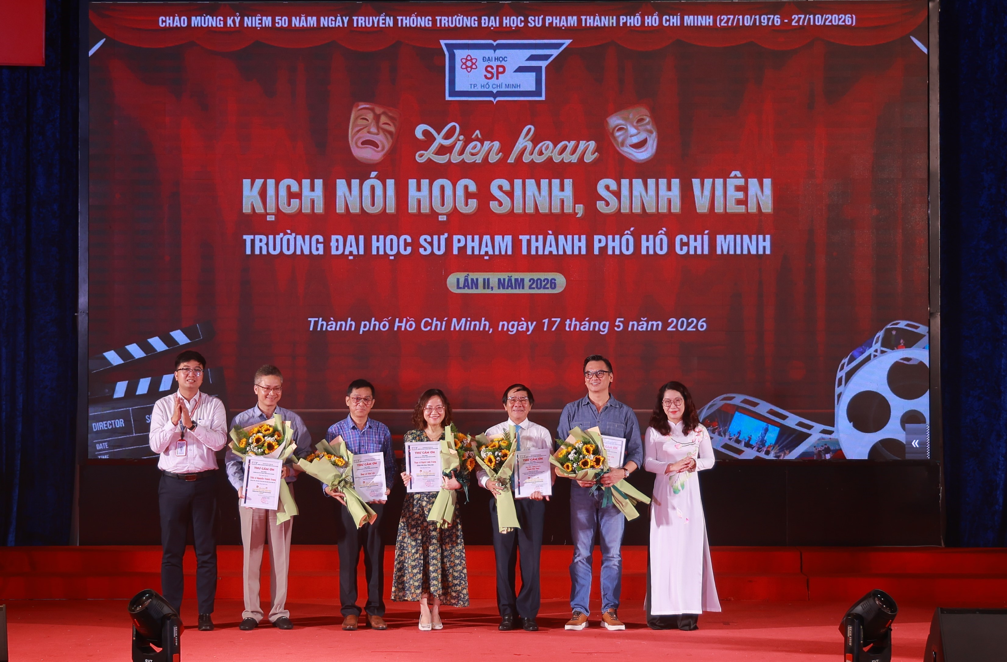 lien-hoan-kich-noi-hcmue-2(1).jpg