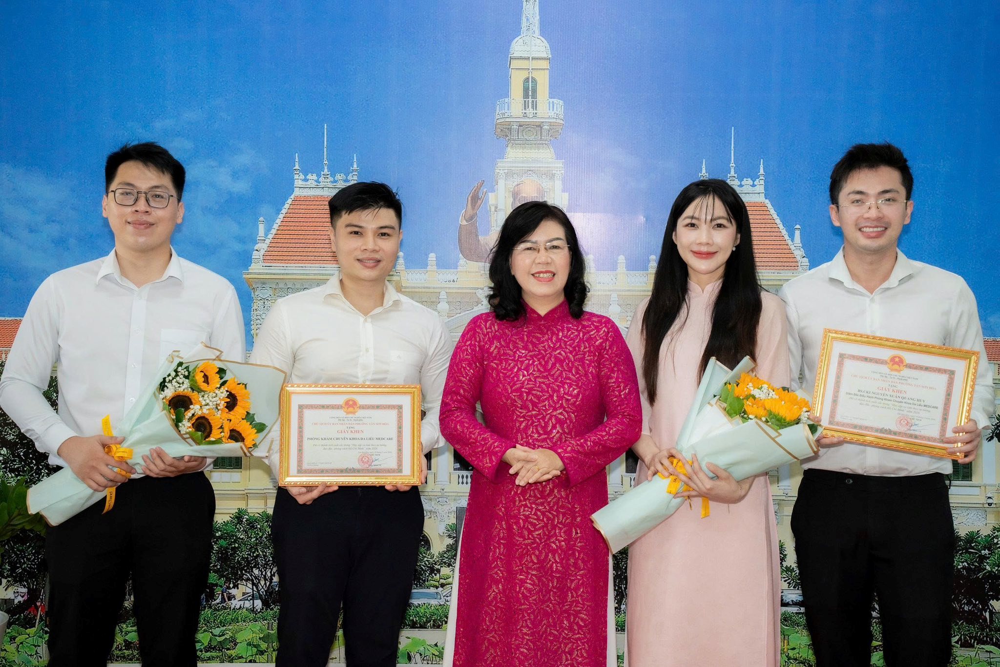 tuyen-duong-tam-guong-theo-loi-bac.jpg