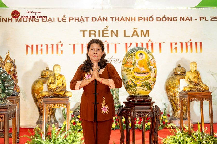 nghe-thuat-phat-giao-tren-gom-su-khach.jpg