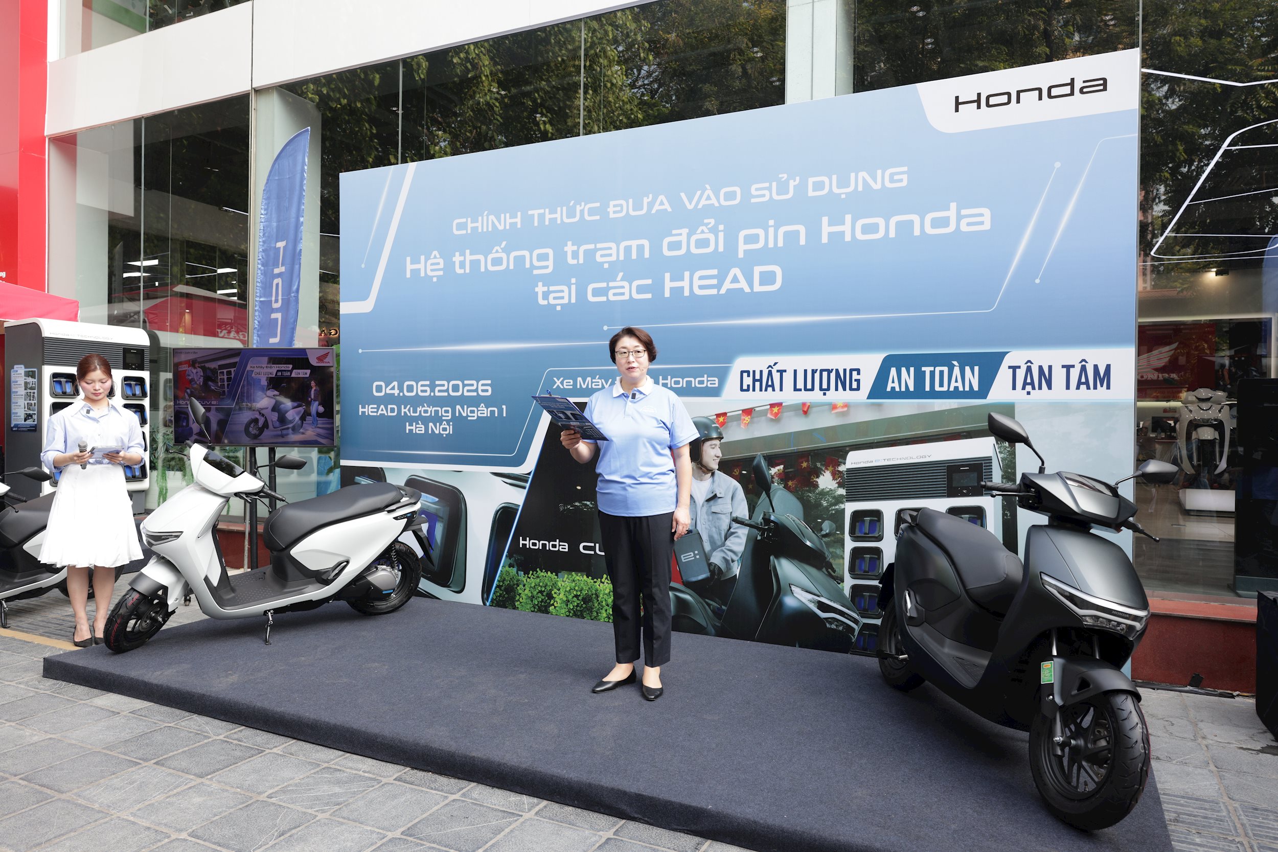 mo-ban-honda-cuv-e_-va-honda-uc3.jpg