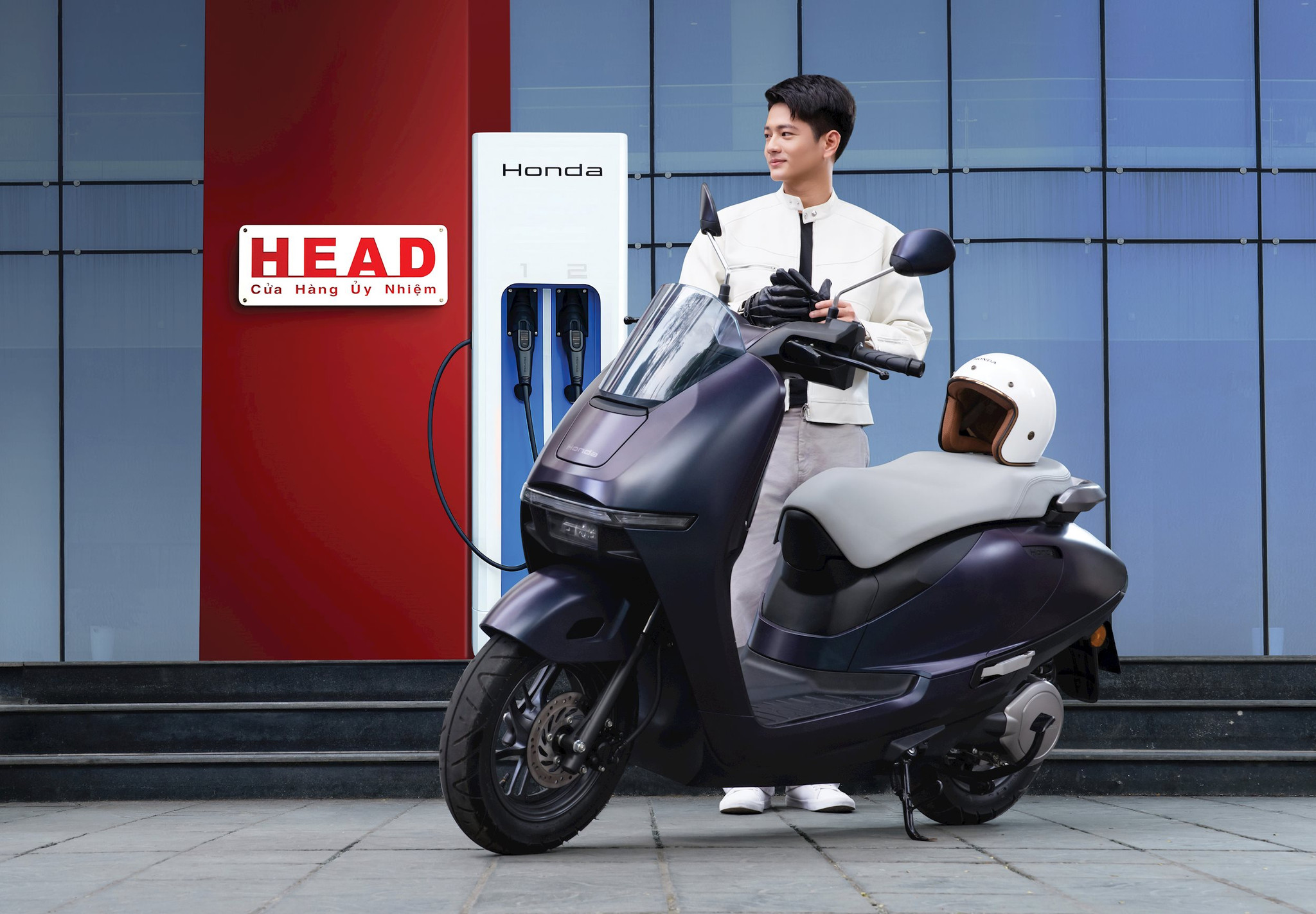 tram-sac-pin-honda-motor-charger-hub.jpg