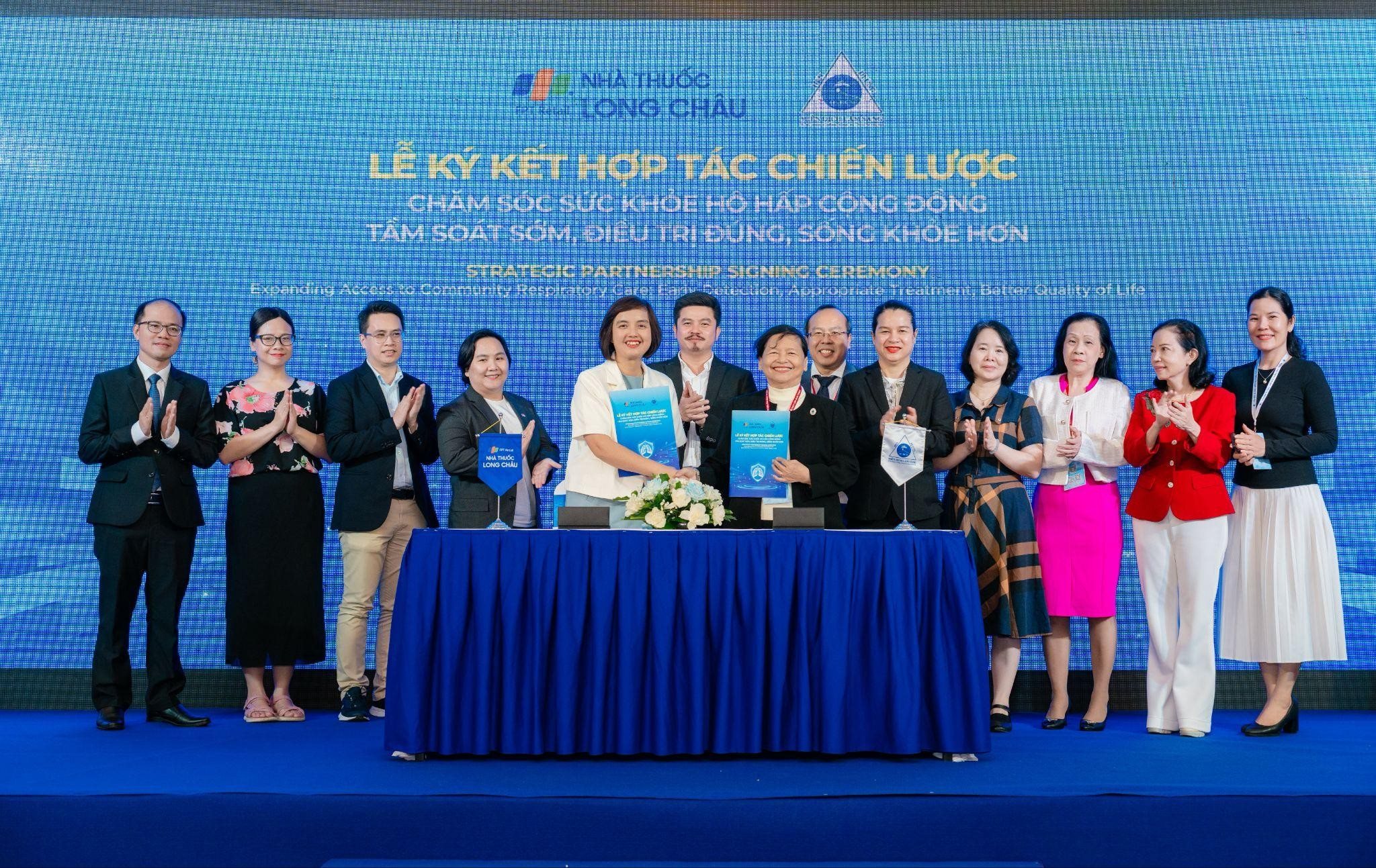 long-chau-ho-hap.jpg
