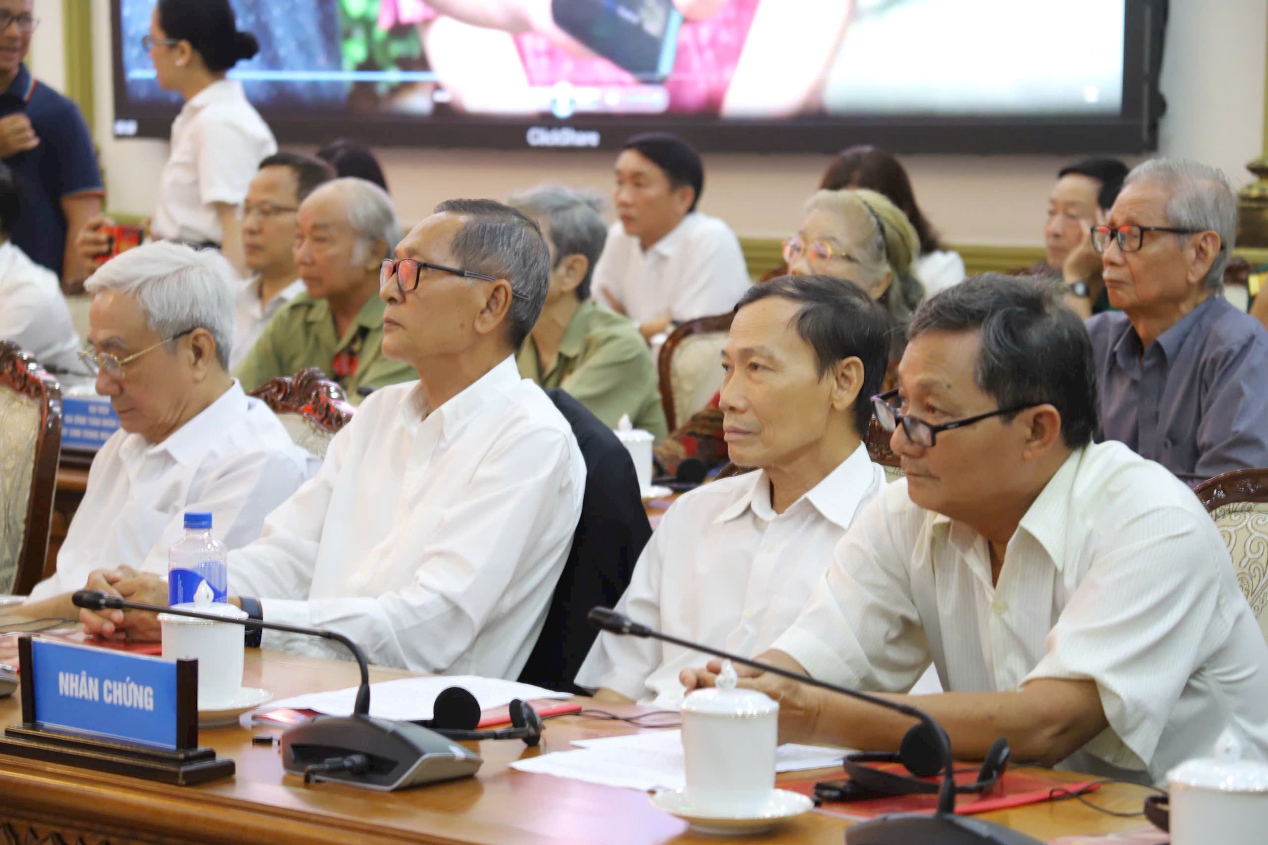 nhan-chung-du.jpg