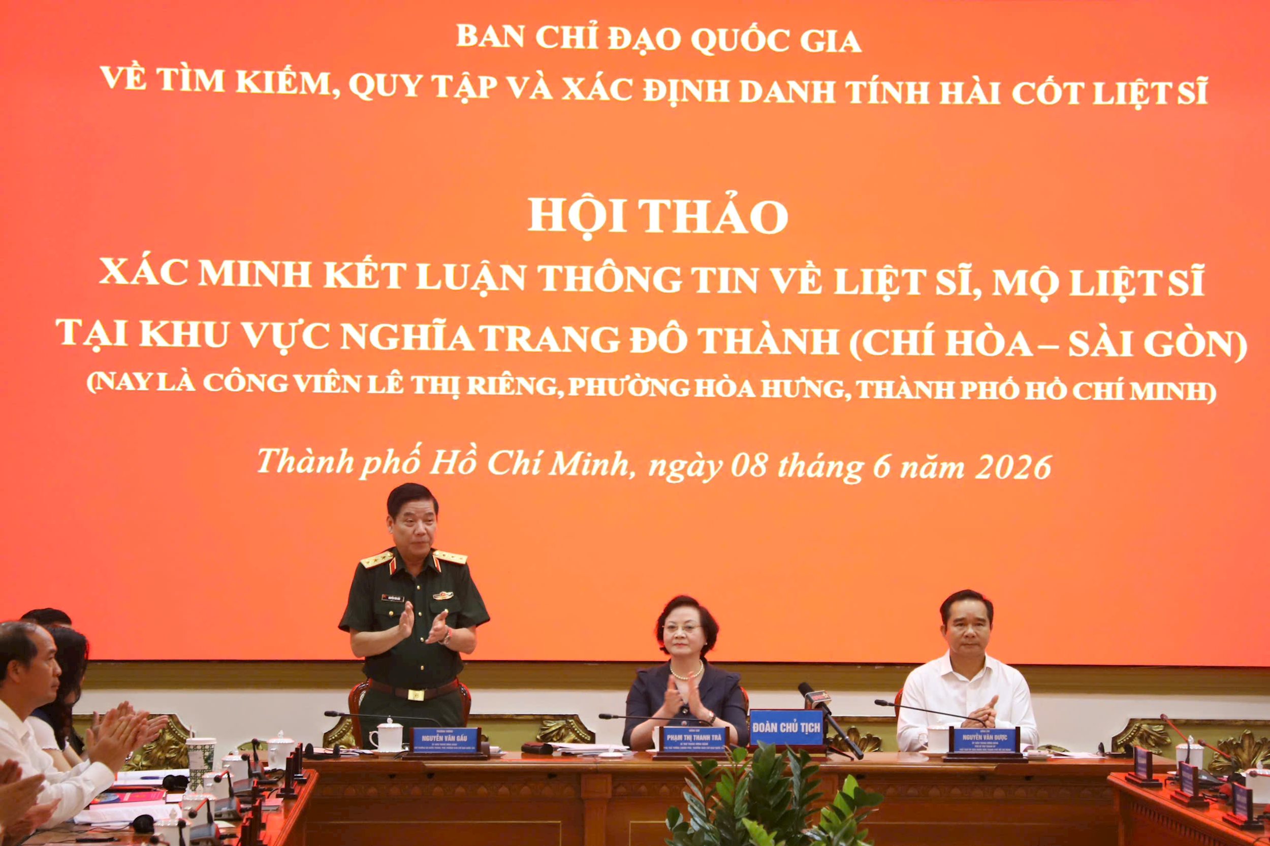 toan-canh-hoi-thao.jpg