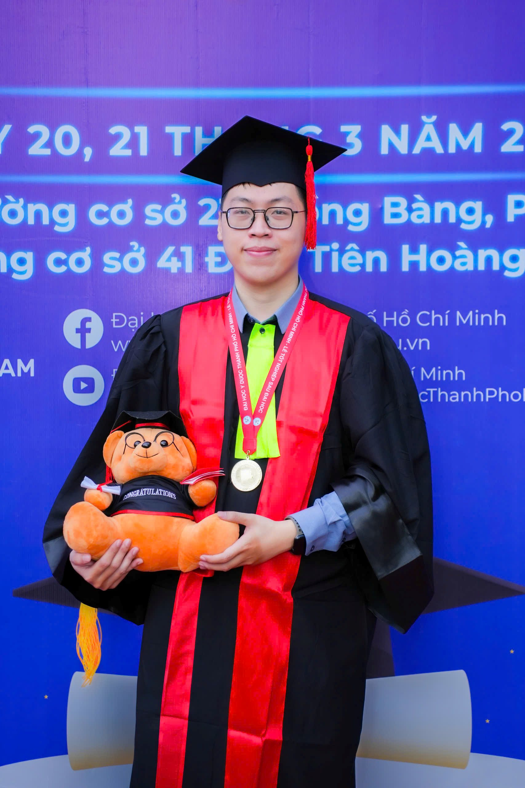 1.-bac-si-tran-minh-triet-tot-nghiep-thu-khoa-bac-si-da-khoa-dai-hoc-y-duoc-tp.hcm-dong-thoi-dat-thanh-tich-hoc-tap-cao-nhat-toan-khoa-2015-2021.jpg