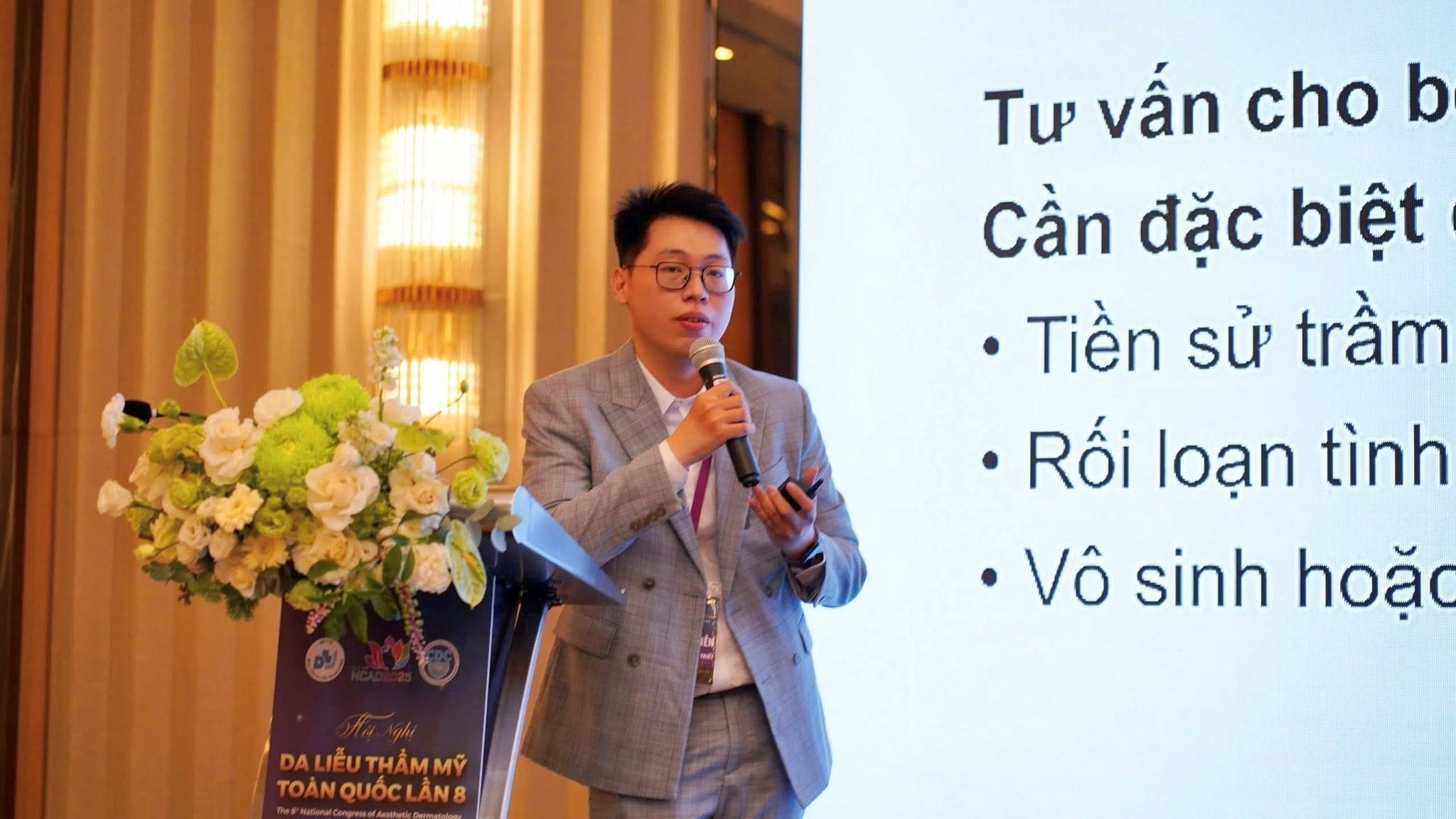 bac-si-minh-triet-duoc-tin-tuong-tham-gia-bao-cao-khoa-hoc-tai-cac-hoi-nghi-chuyen-nganh-lon-trong-va-ngoai-nuoc-tu-hoi-nghi-da-lieu-toan-quoc-den-cac-dien-dan-quoc-te_.jpg