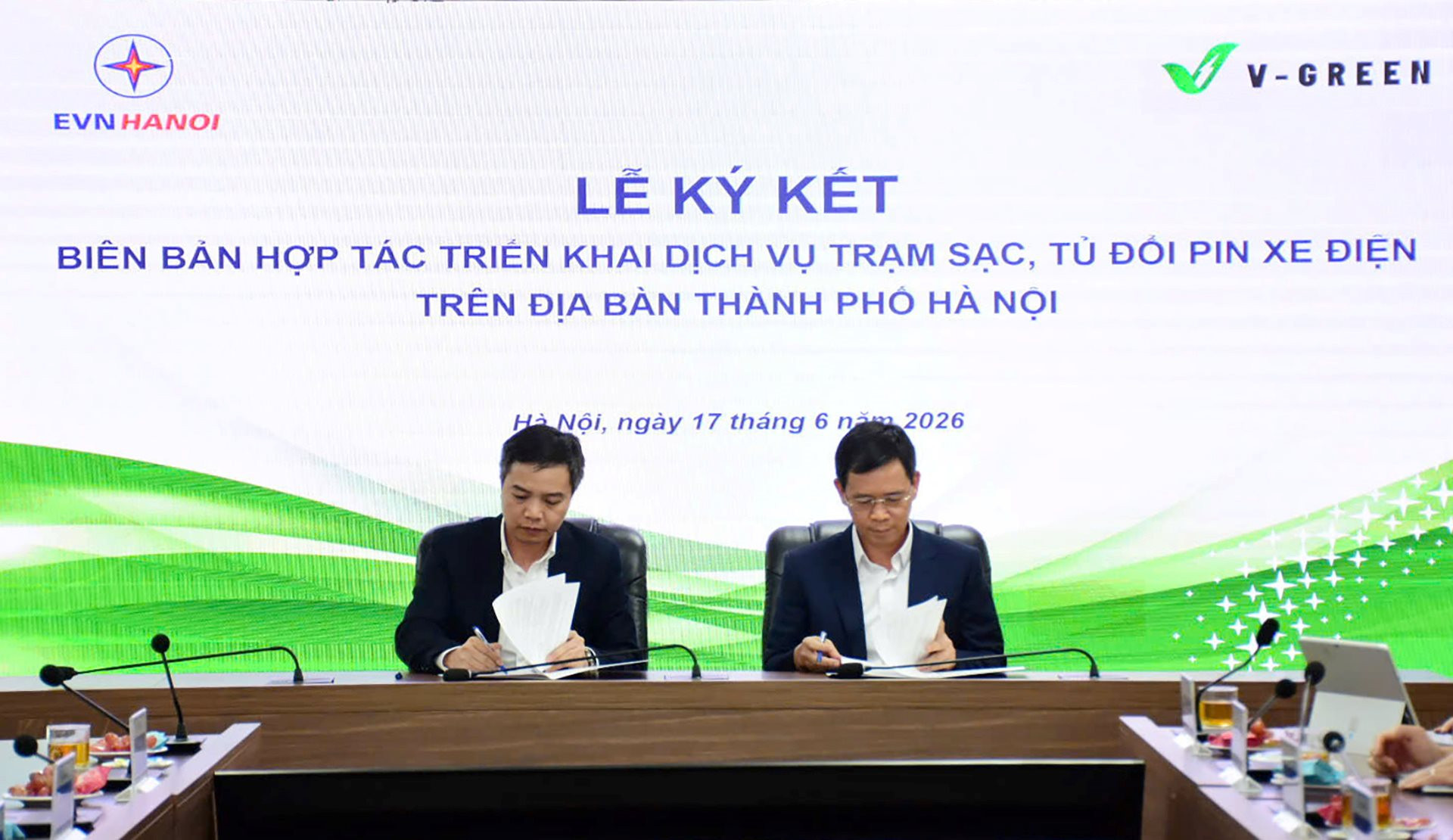 vgreen-ky-ket-hop-tac-voi-evn-ha-noi-1.jpg