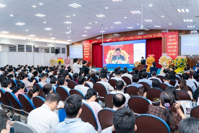 pgs-ts-bs-tran-vinh-hung-phat-bieu-khai-mac-hoi-thao-2(1).jpg