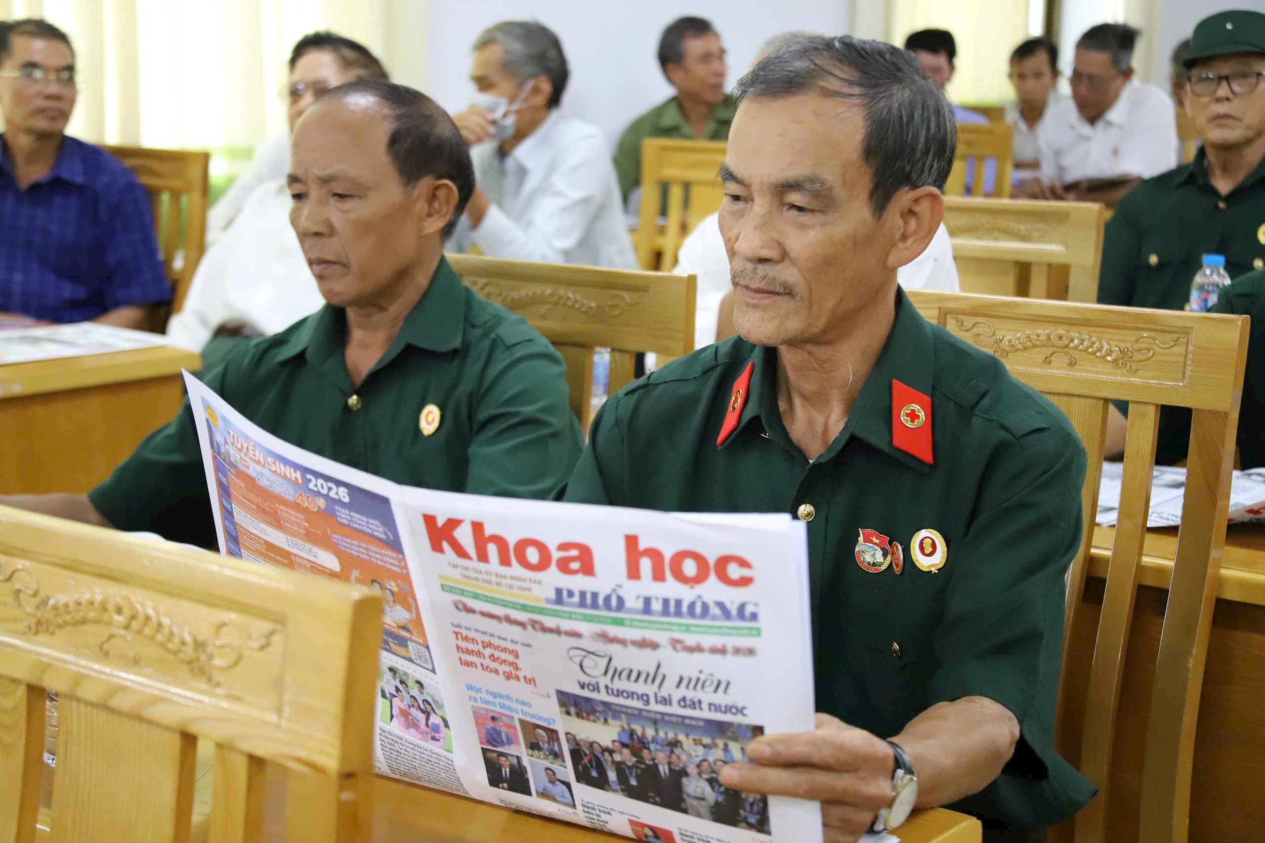 hinh-2-an-pham-tap-chi-khoa-hoc-pho-thong-den-voi-nguoi-dan-tp.hcm.jpg