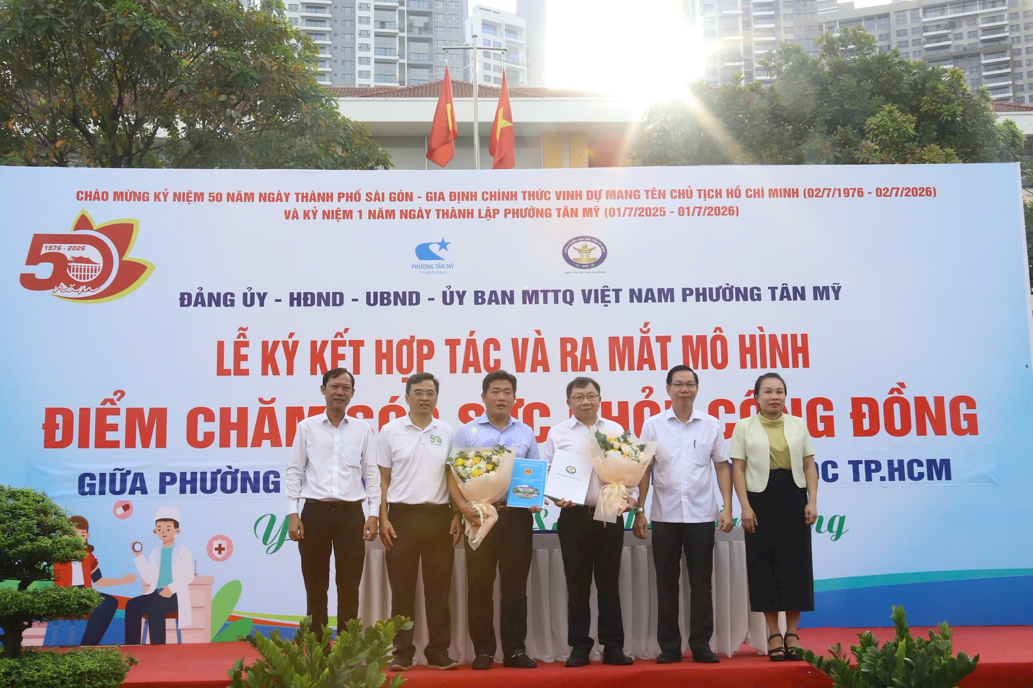 ra-mat-mo-hinh.jpg