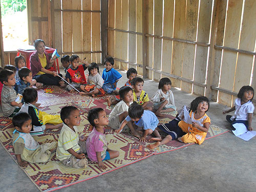 Trẻ mầm non thiếu phòng học