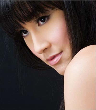 Kathy Uyên và Âm mưu giày gót nhọn