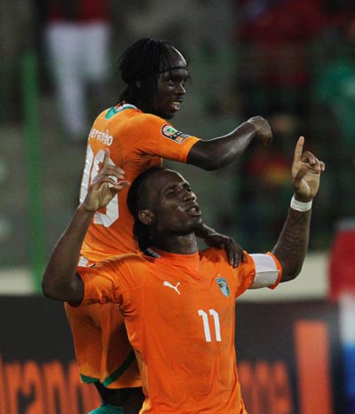 Drogba suýt hại Bờ Biển Ngà