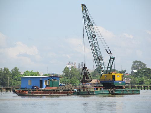 Nạo vét, tận thu cát sông Đồng Nai: Không mất tiền, Bộ GTVT ủng hộ!